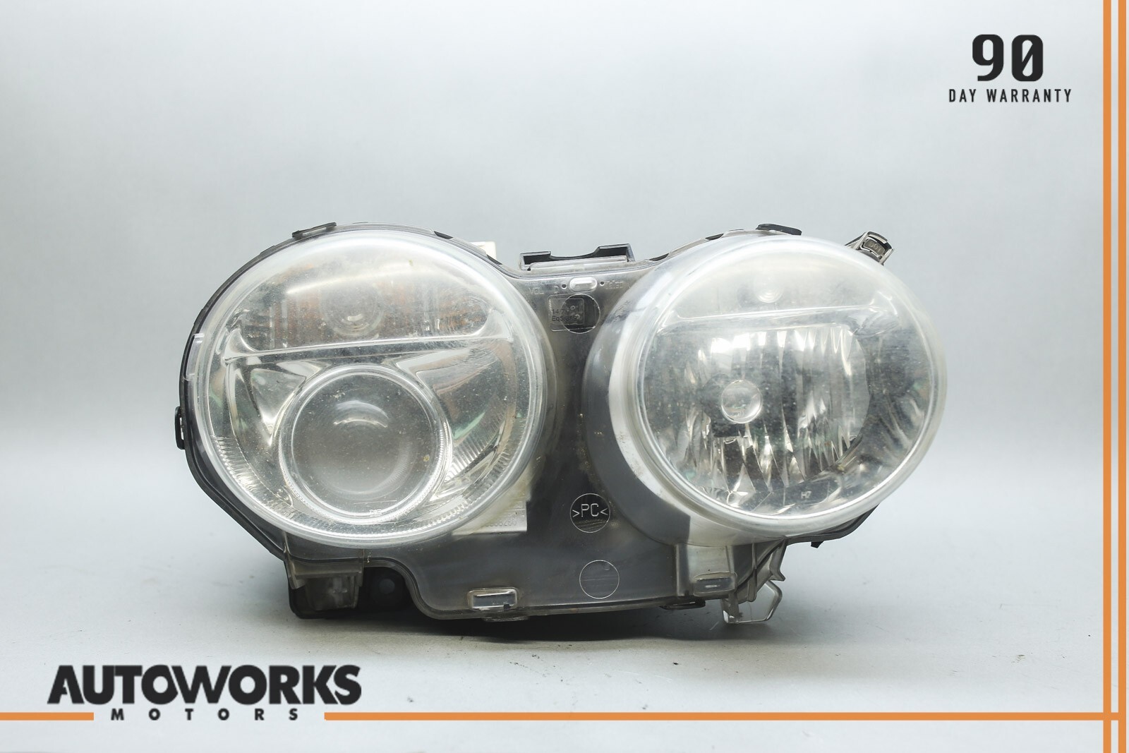 04-07 Jaguar XJR XJ8 X350 Right Passenger Side Xenon HID Headlight Assembly OEM 04-07 Jaguar XJR XJ8 X350 Right Passenger Side Xenon HID Headlight Assembly OEM