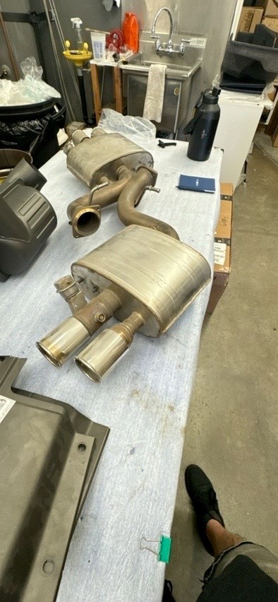 Ferrari 599 GTB Fiorano Right Exhaust Muffler