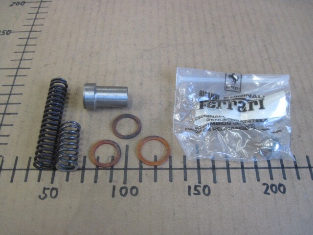 Ferrari Testarossa oil press parts (unused)