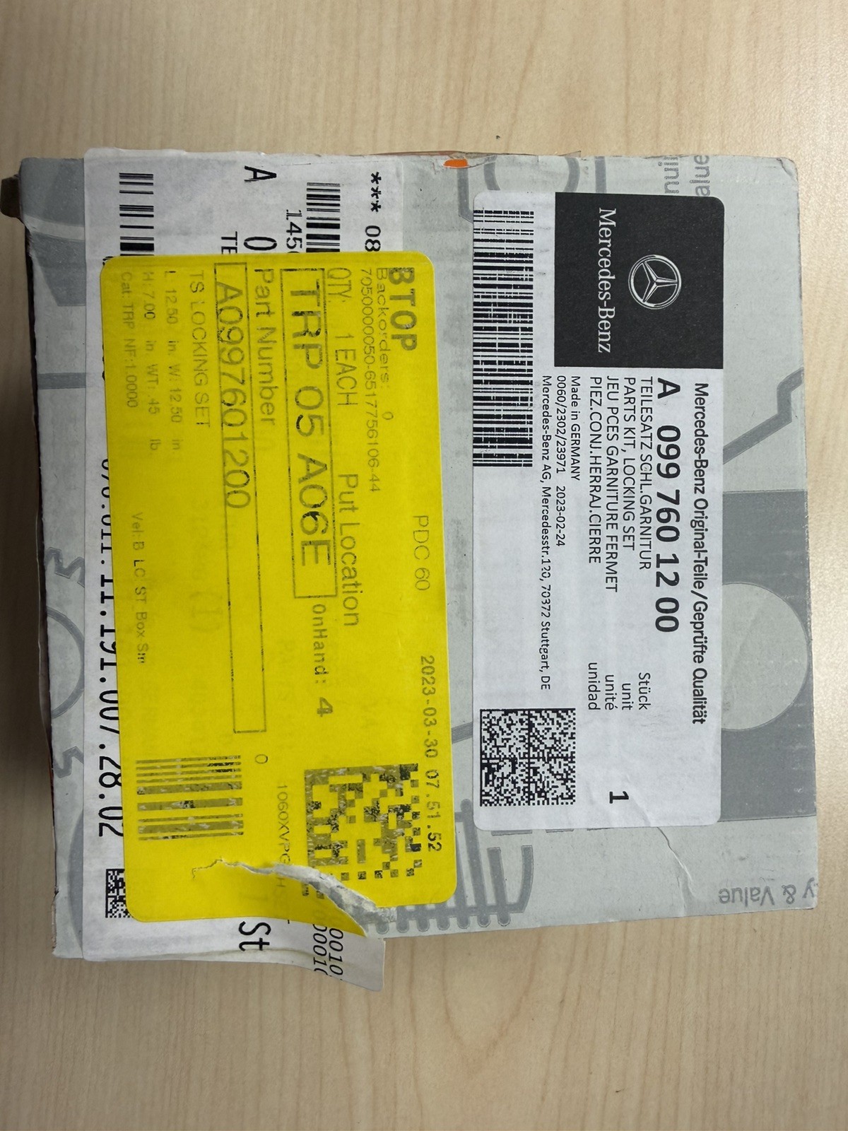 NEU MERCEDES-BENZ E C238 LOCKING SET PARTS KIT LHD A0997601200 ORIGINAL NEU MERCEDES-BENZ E C238 LOCKING SET PARTS KIT LHD A0997601200 ORIGINAL