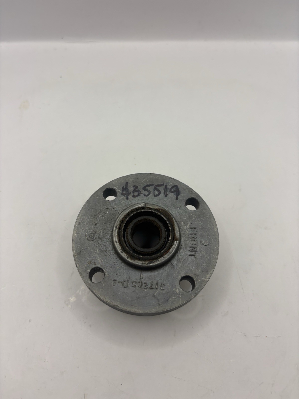 Used OMC Johnson 435519/0435519 Bearing Housing (317205 395006 385086)
