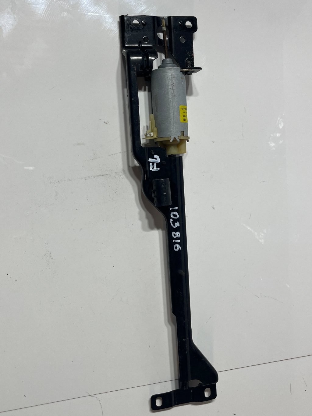 2008-2017 AUDI A5 S5 RS5 FRONT RIGHT PASSENGER SEAT ADJUST MOTOR 0130002655 OEM 2008-2017 AUDI A5 S5 RS5 FRONT RIGHT PASSENGER SEAT ADJUST MOTOR 0130002655 OEM