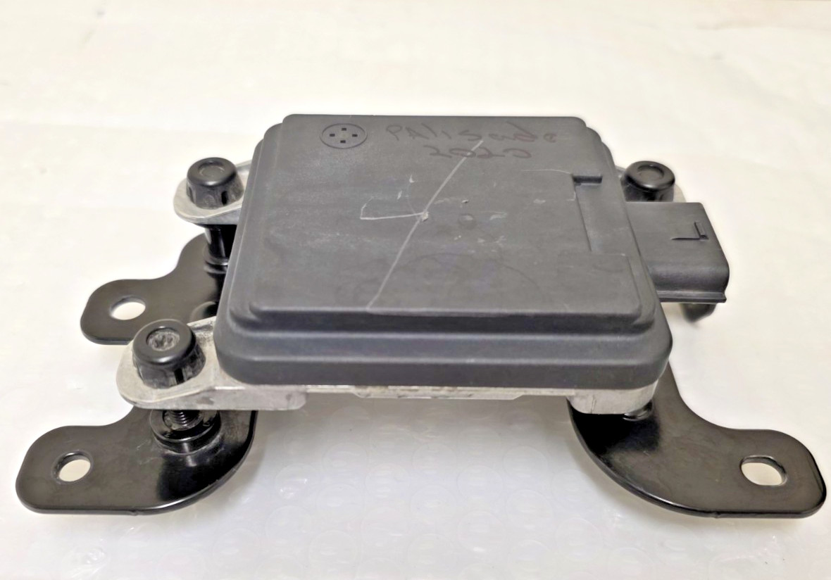 OEM 2020-2023 HYUNDAI PALISADE DISTANCE SENSOR RADAR (99110-S8100) OEM 2020-2023 HYUNDAI PALISADE DISTANCE SENSOR RADAR (99110-S8100)