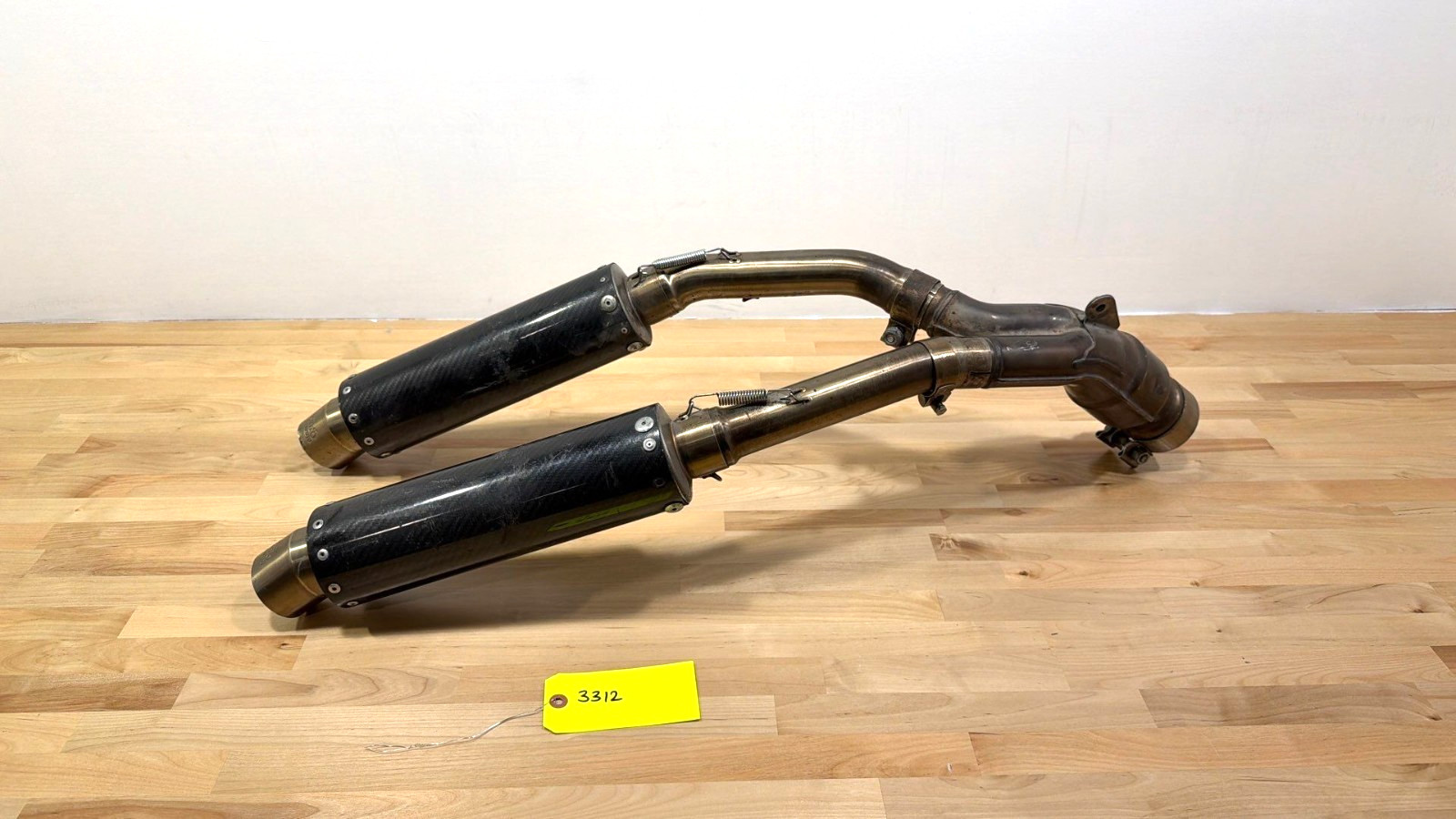 Dan Moto 2004-2006 Yamaha YZF-R1 Carbon Fiber exhaust system