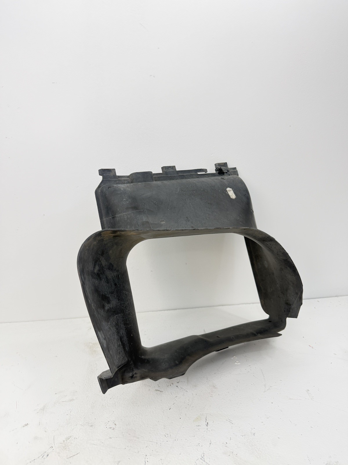 2008 PORSCHE CAYENNE (957) 4.8L TURBO (M48.51) ENGINE RIGHT INTERCOOLER AIR DUCT 2008 PORSCHE CAYENNE (957) 4.8L TURBO (M48.51) ENGINE RIGHT INTERCOOLER AIR DUCT