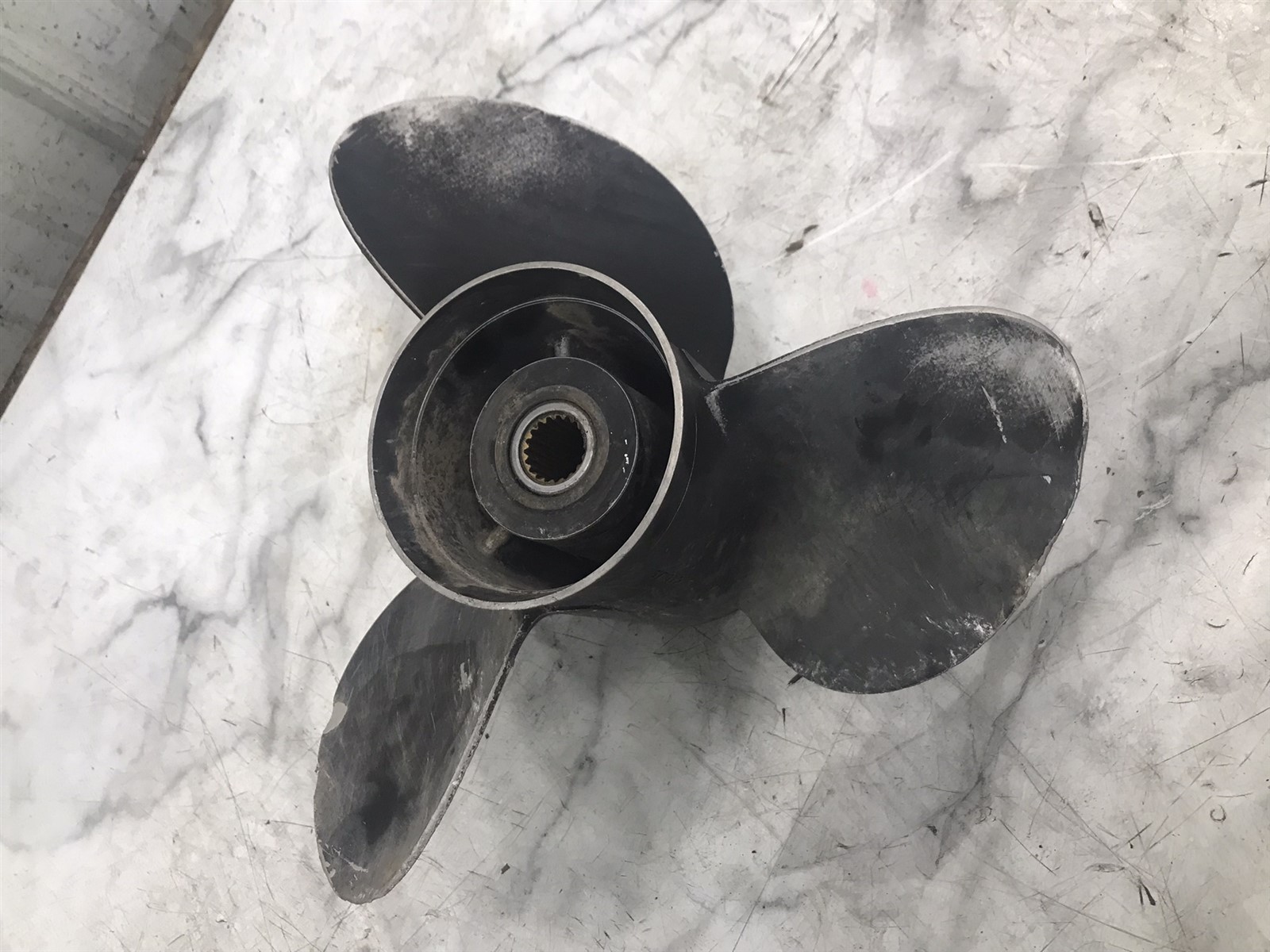 Volvo Penta Solas boat prop propeller 8611-142-23 VE 18 19 