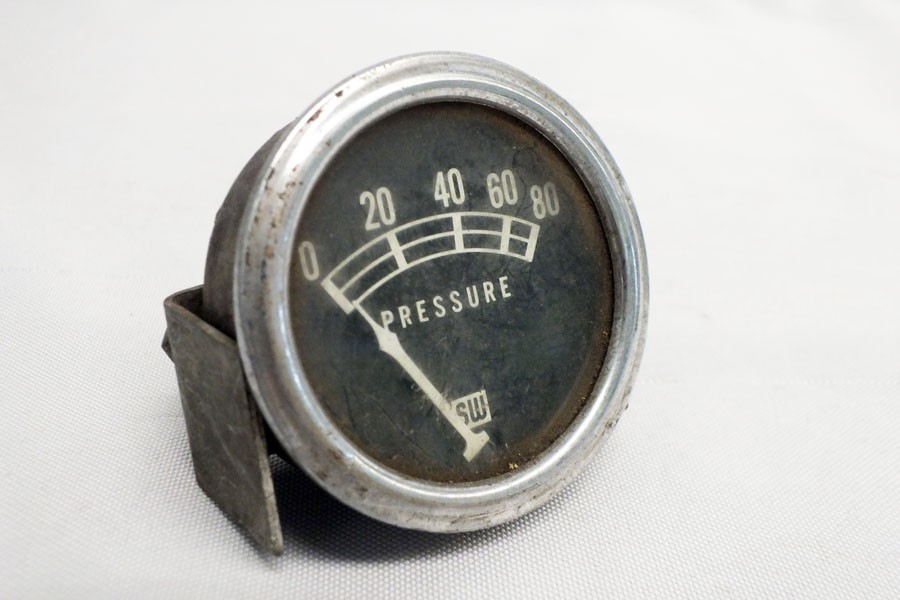 Vintage SW Stewart Warner 0-80 lbs Oil Pressure Gauge White Tulip Needle