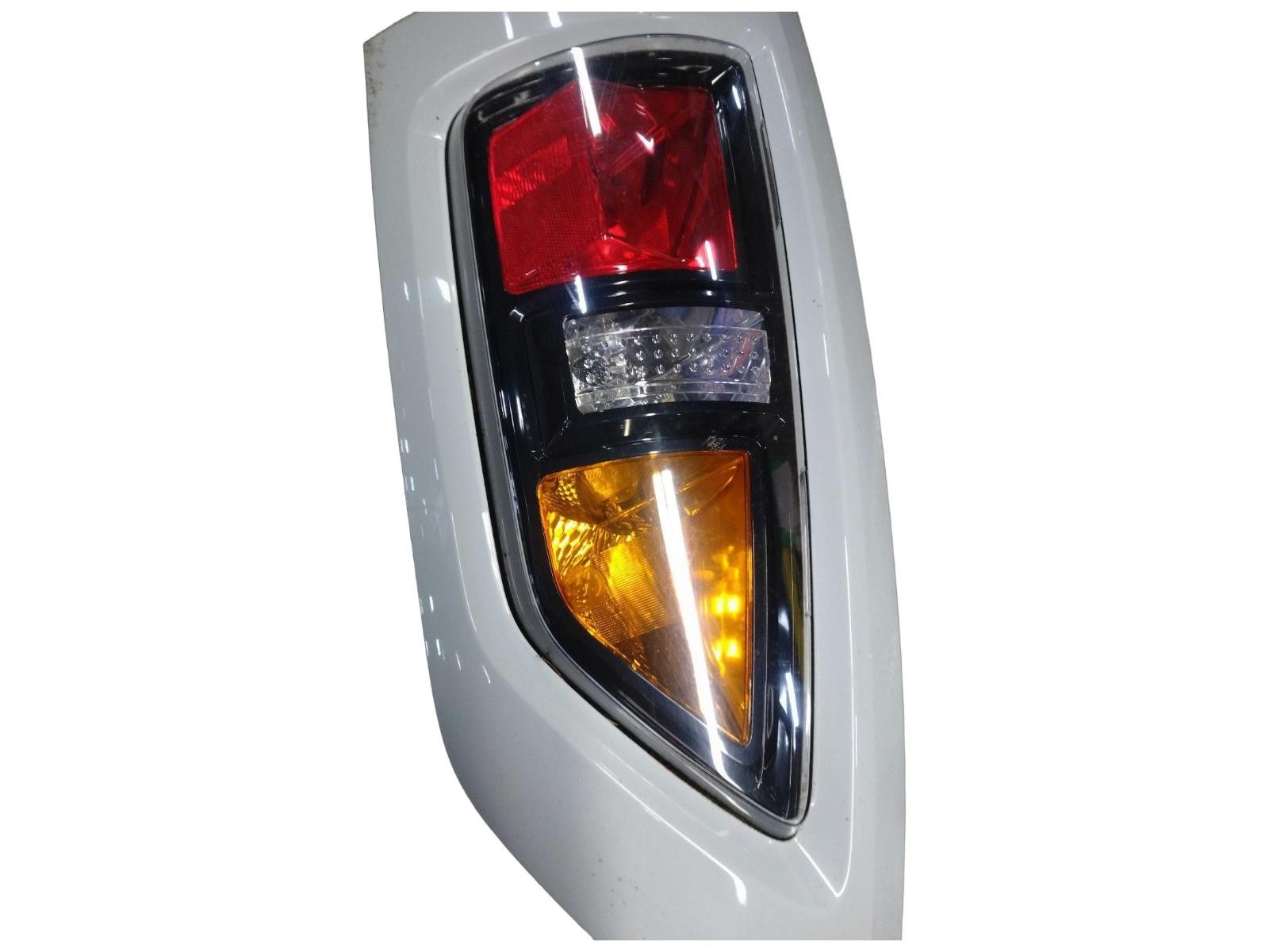 2010-2011 KIA SOUL Right Tail Light Assembly White USED Small Stress Crack