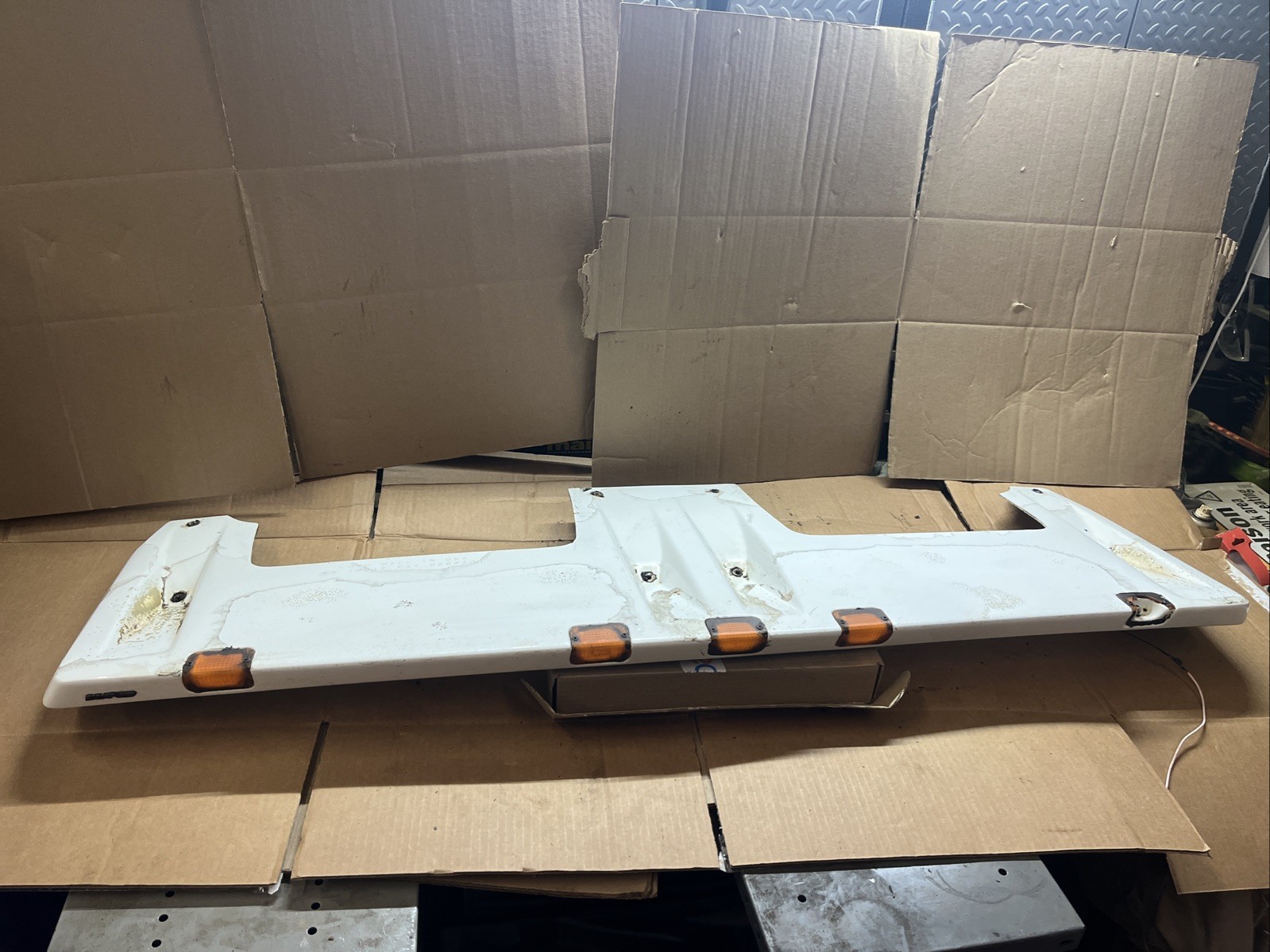 1988-98 OBS Chevy GMC 1500 2500 Truck  LUND 19012 Cab Visor  WITH LIGHTS Parts