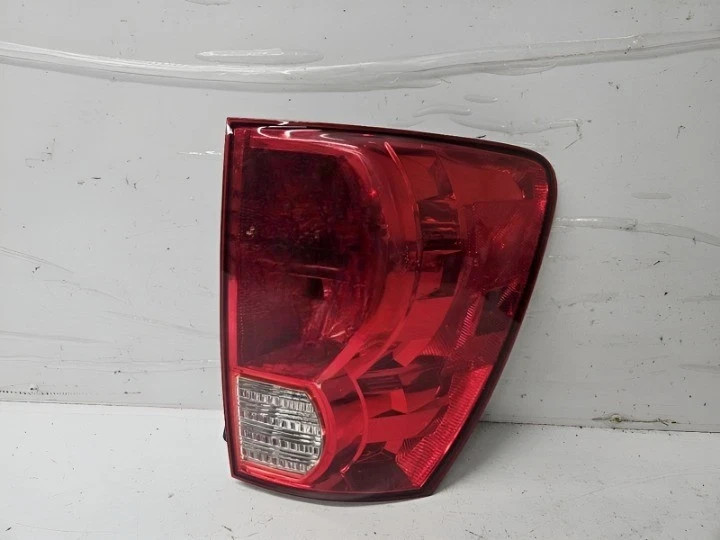 2006-2009 Pontiac Torrent Right Passenger Side Tail Light Assembly OEM