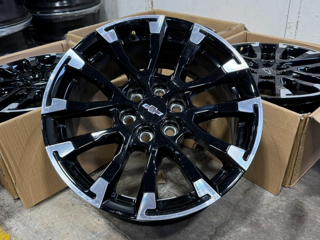 4x OEM 2024 Chevrolet Traverse Z71 Wheels Rims 18 4x OEM 2024 Chevrolet Traverse Z71 Wheels Rims 18