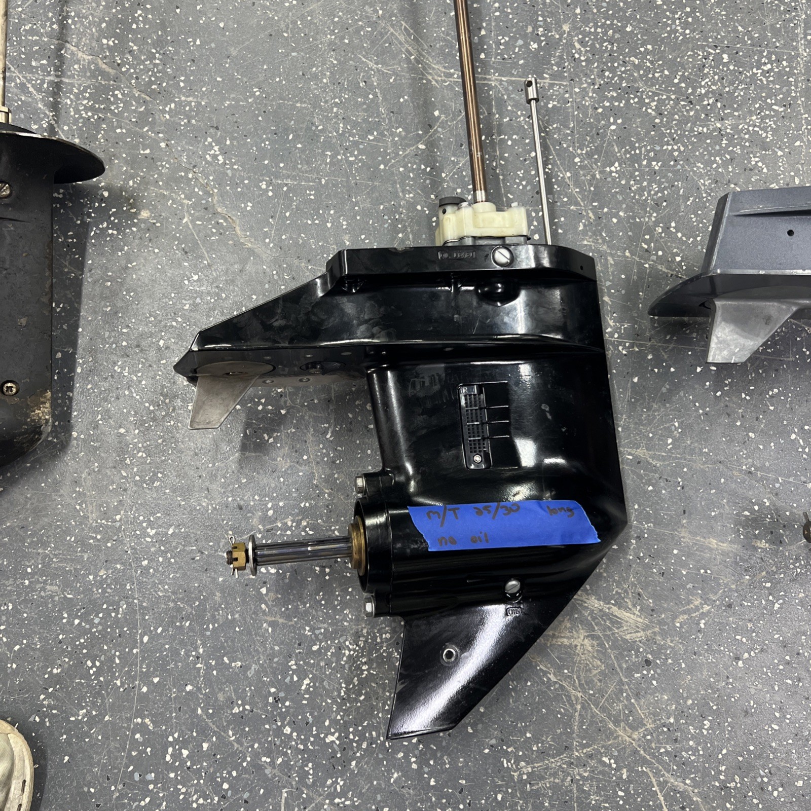 OEM 2006 25/30hp Mercury maybe Tohatsu Lower Unit 20in Shaft Outboard 4 Stroke
