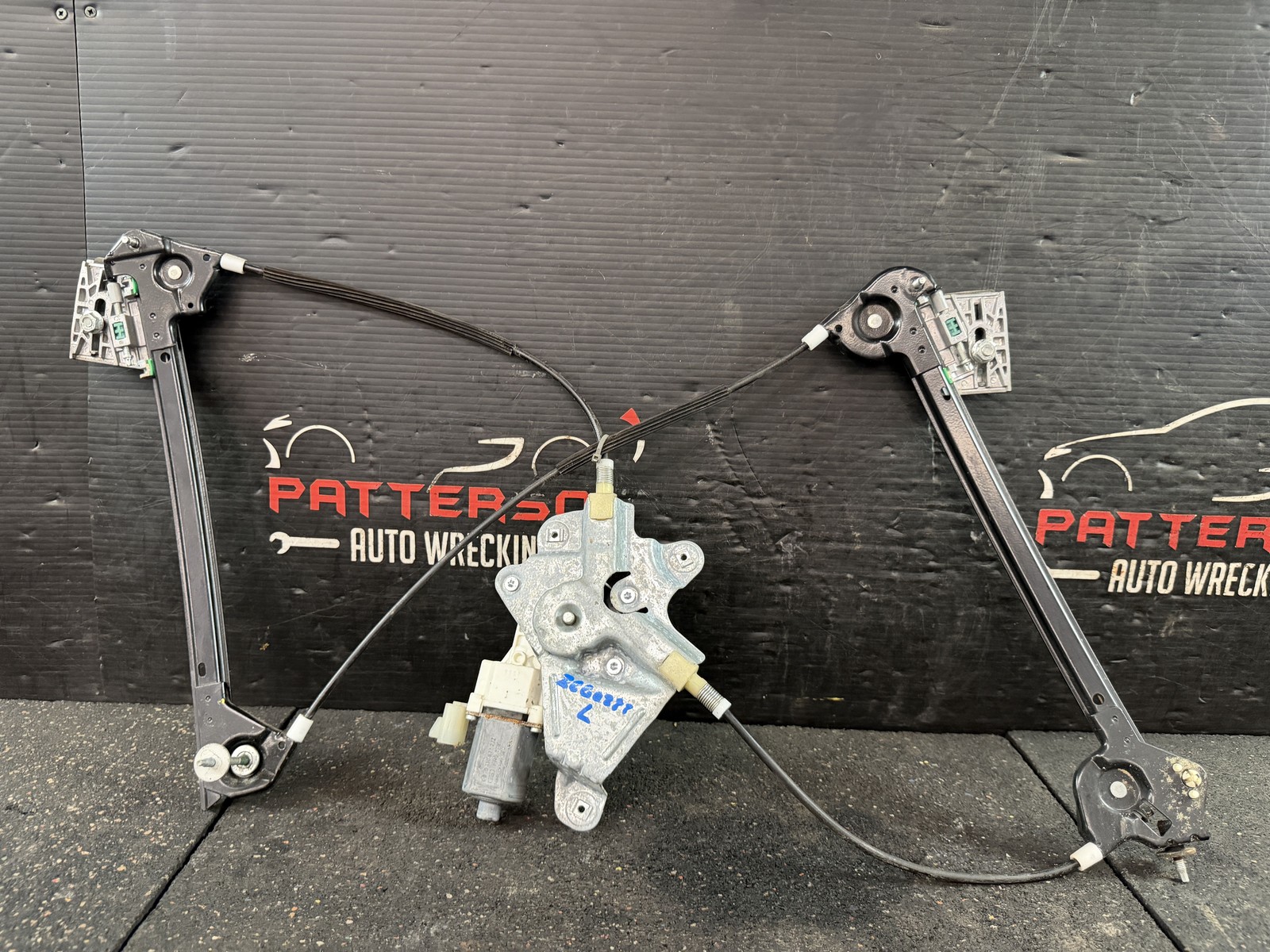 07-10 Saturn Sky Front Driver Left Door Power Window Regulator W/ Motor 07-10 Saturn Sky Front Driver Left Door Power Window Regulator W/ Motor
