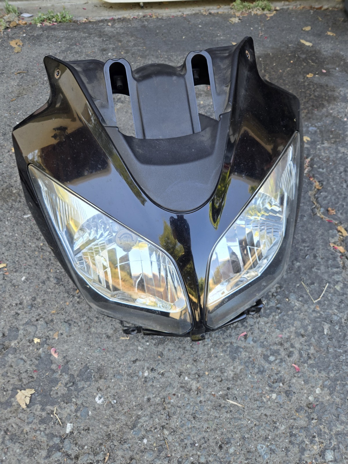 04-11 SUZUKI VSTROM 650 DL650 ABS FRONT HEADLIGHT HEAD LIGHT LAMP Includes Cowl 04-11 SUZUKI VSTROM 650 DL650 ABS FRONT HEADLIGHT HEAD LIGHT LAMP Includes Cowl