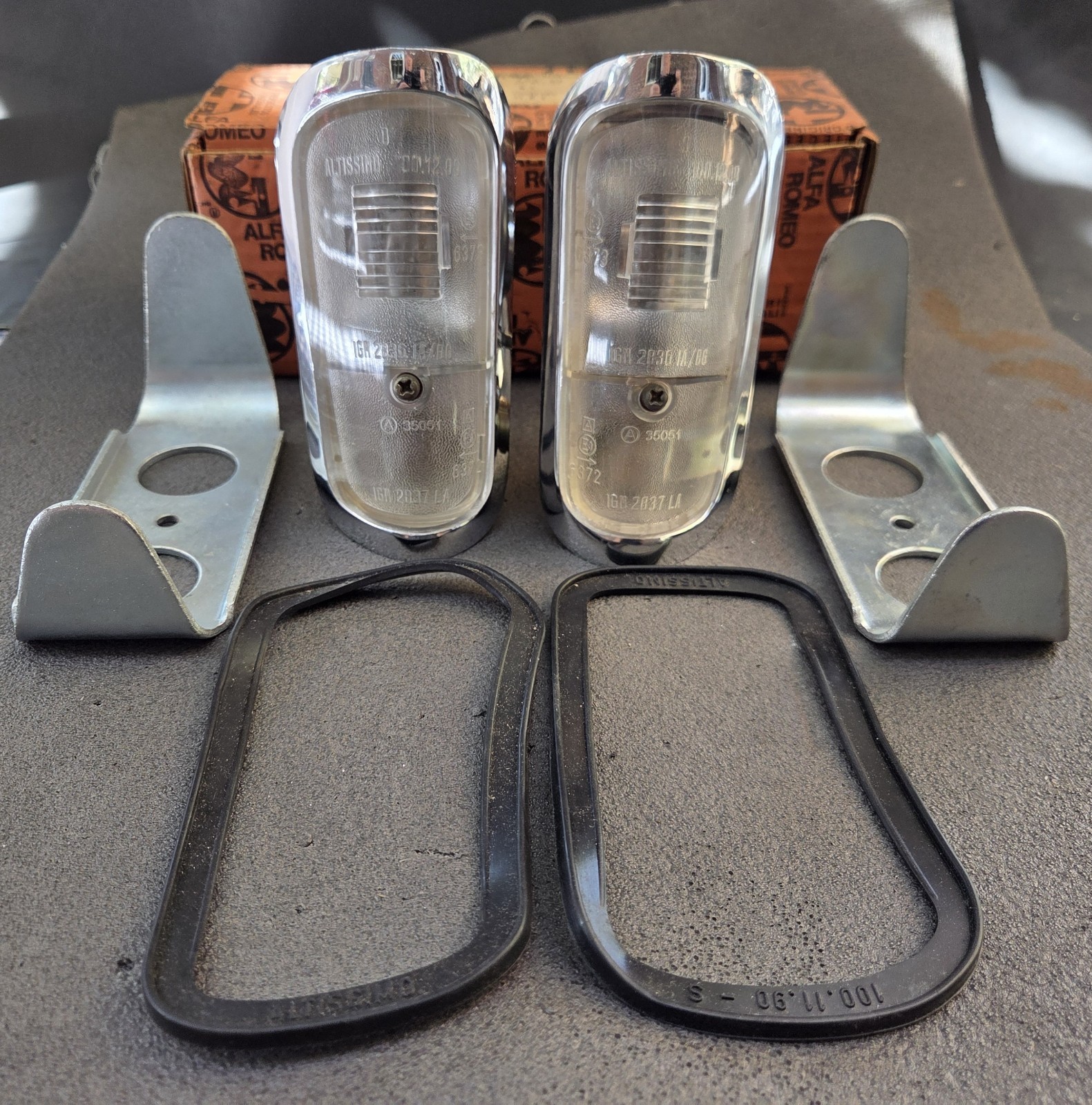 NOS Alfa Romeo GT GTA Scalino Stepnose Bertone Front Indicator Parking Light Set