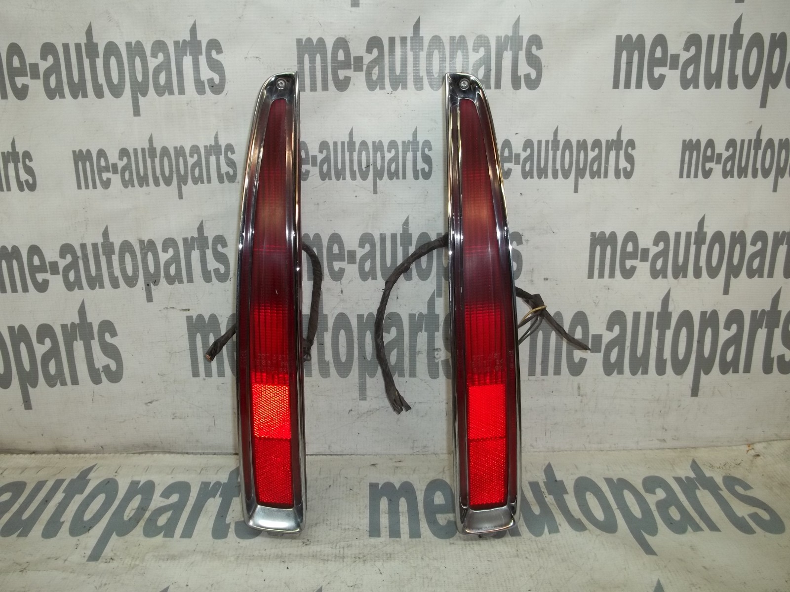 94-99 Cadillac Deville Set of Right & Left Taillight Brake Light Tail Lamp OEM