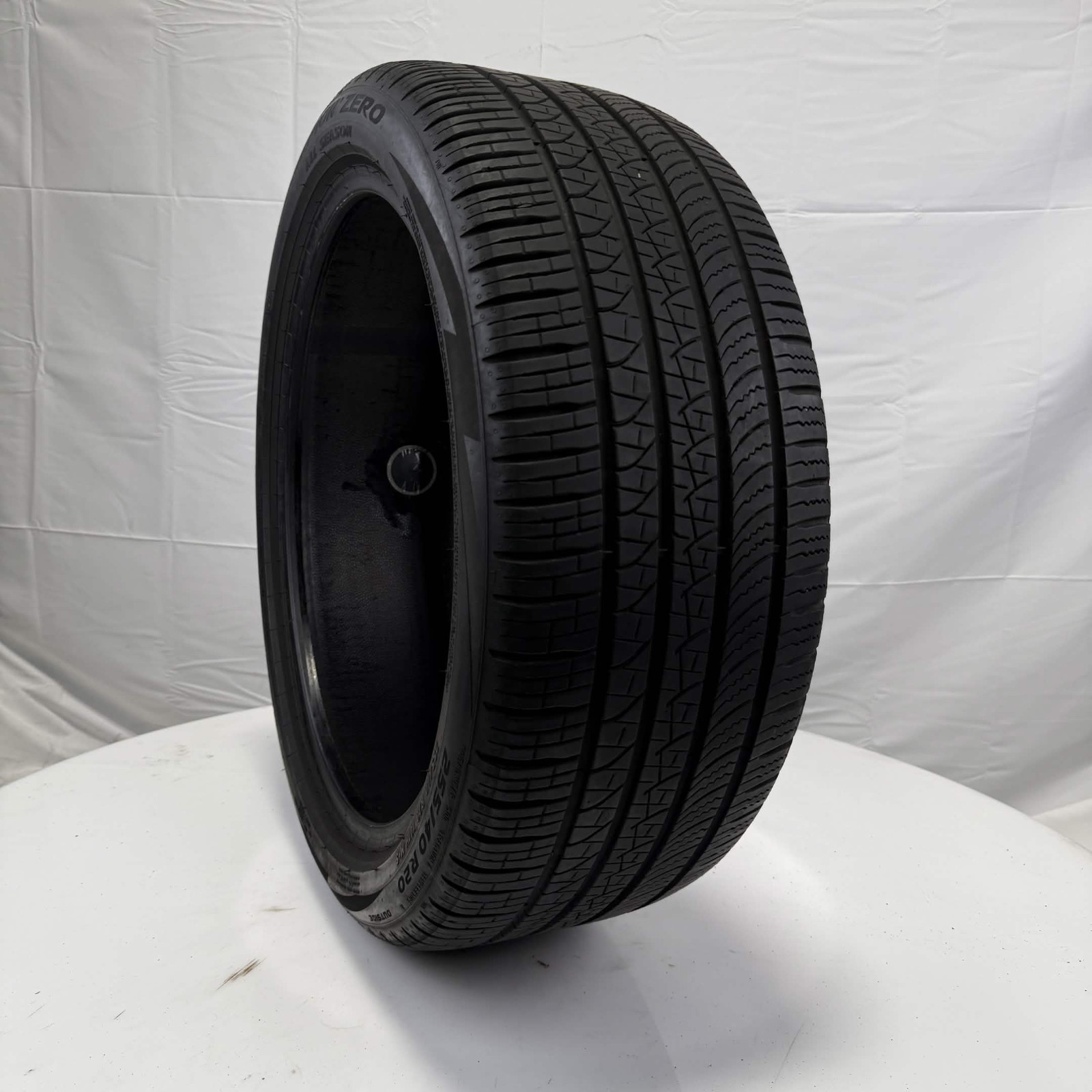 Used 255/40R20 Pirelli Scorpion Zero 101H 8.5/32 (DOT 23)