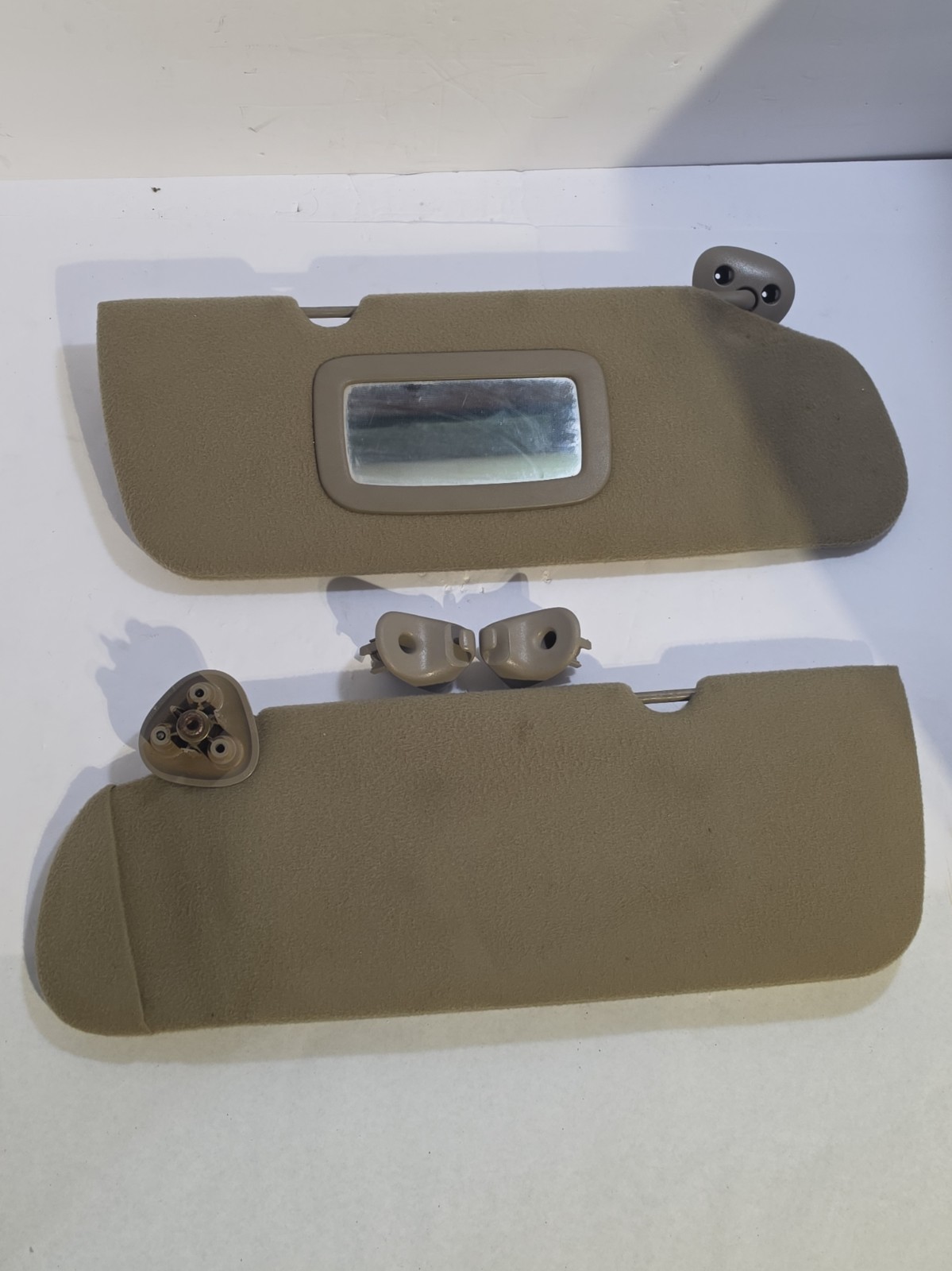 2000-2006 Sierra Silverado Sun Visors PAIR Driver Passenger OEM Beige/Brown