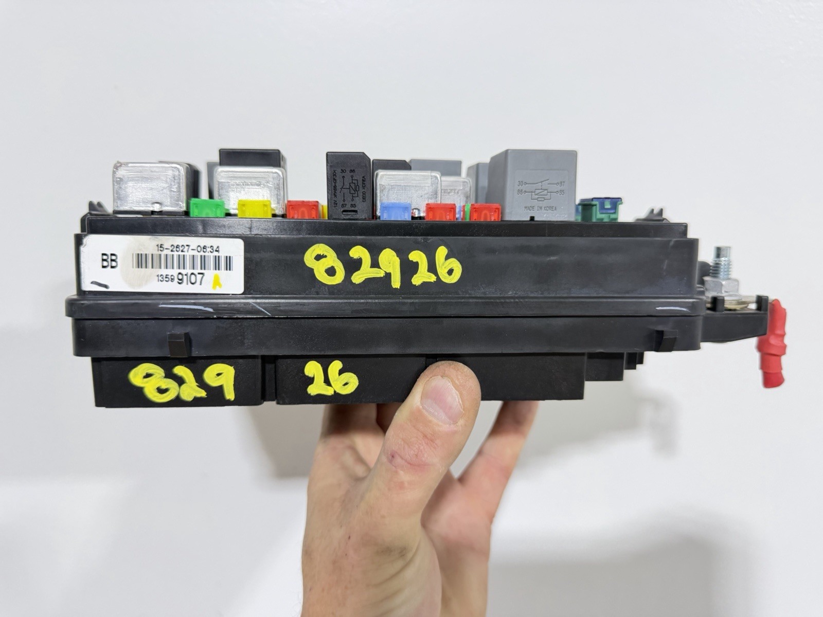 2008-2011 Buick Lucerne Cadillac DTS Fuse Box Under Rear Seat 13599107 OEM