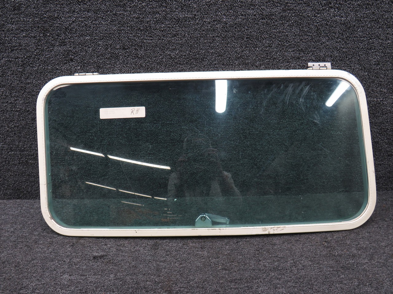 0417008-200 Cessna 152 Cabin Door Window with Latch RH (Tinted)