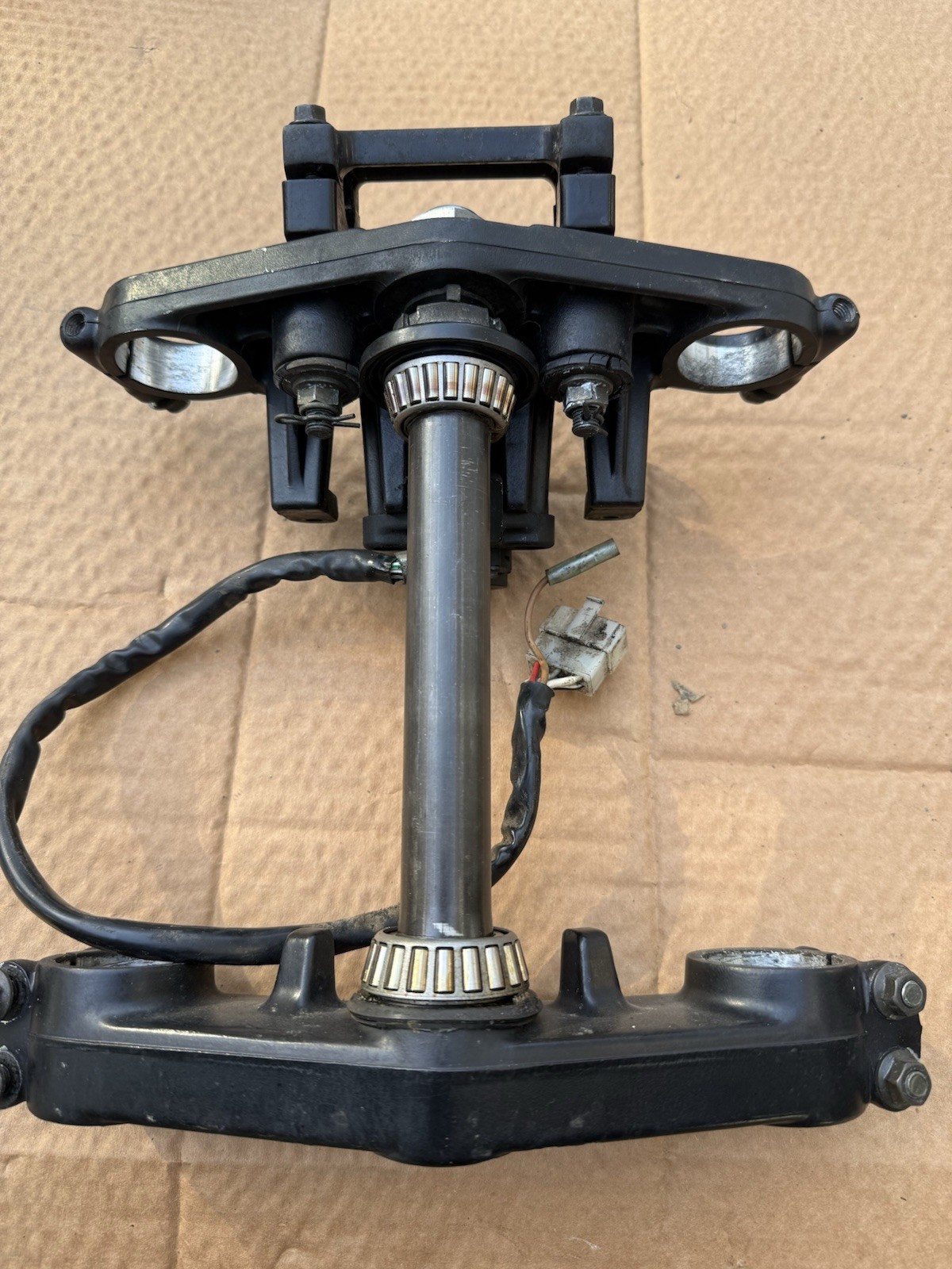 2000 Kawasaki ZRX1100 Upper Lower Triple Tree Steering Stem Ignition Switch Key 2000 Kawasaki ZRX1100 Upper Lower Triple Tree Steering Stem Ignition Switch Key