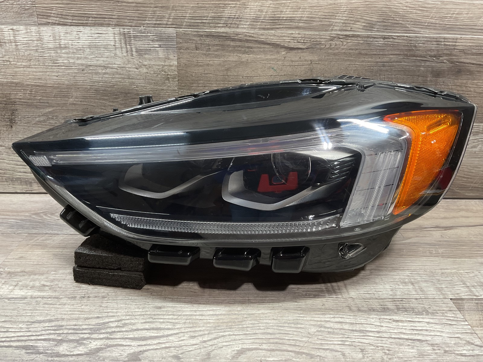 USED - 2019-2024 Ford Edge L Headlamp LED - OEM