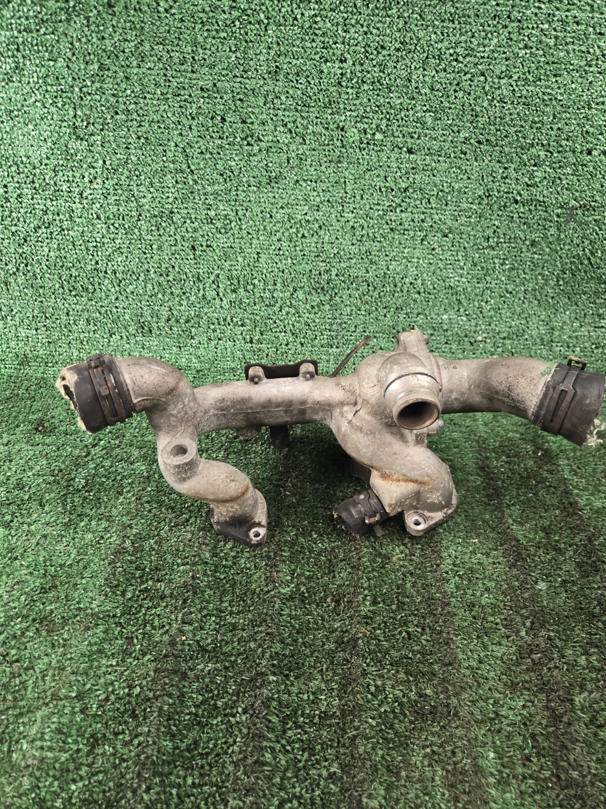 2007-2009 Jaguar XKR Supercharged 4.2L Coolant Thermostat Housing Outlet Pipe