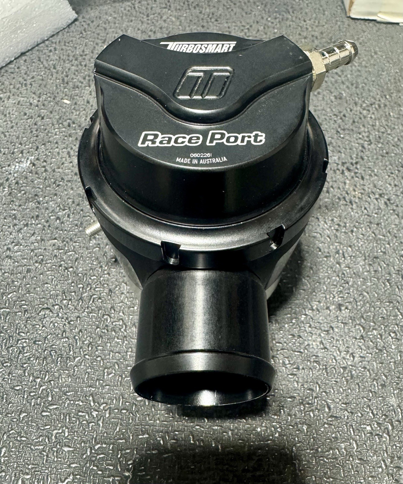Turbosmart TS-0204-1435 GenV RacePort Plumback, Female/Supercharger, Sleeper Turbosmart TS-0204-1435 GenV RacePort Plumback, Female/Supercharger, Sleeper