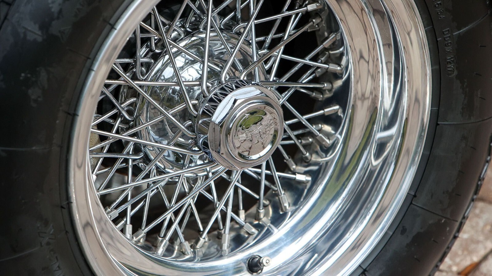BORRANI CENTER CAP FOR WIRE WHEELS FOR FERRARI DAYTONA SILVER/CHROME NOS BORRANI CENTER CAP FOR WIRE WHEELS FOR FERRARI DAYTONA SILVER/CHROME NOS