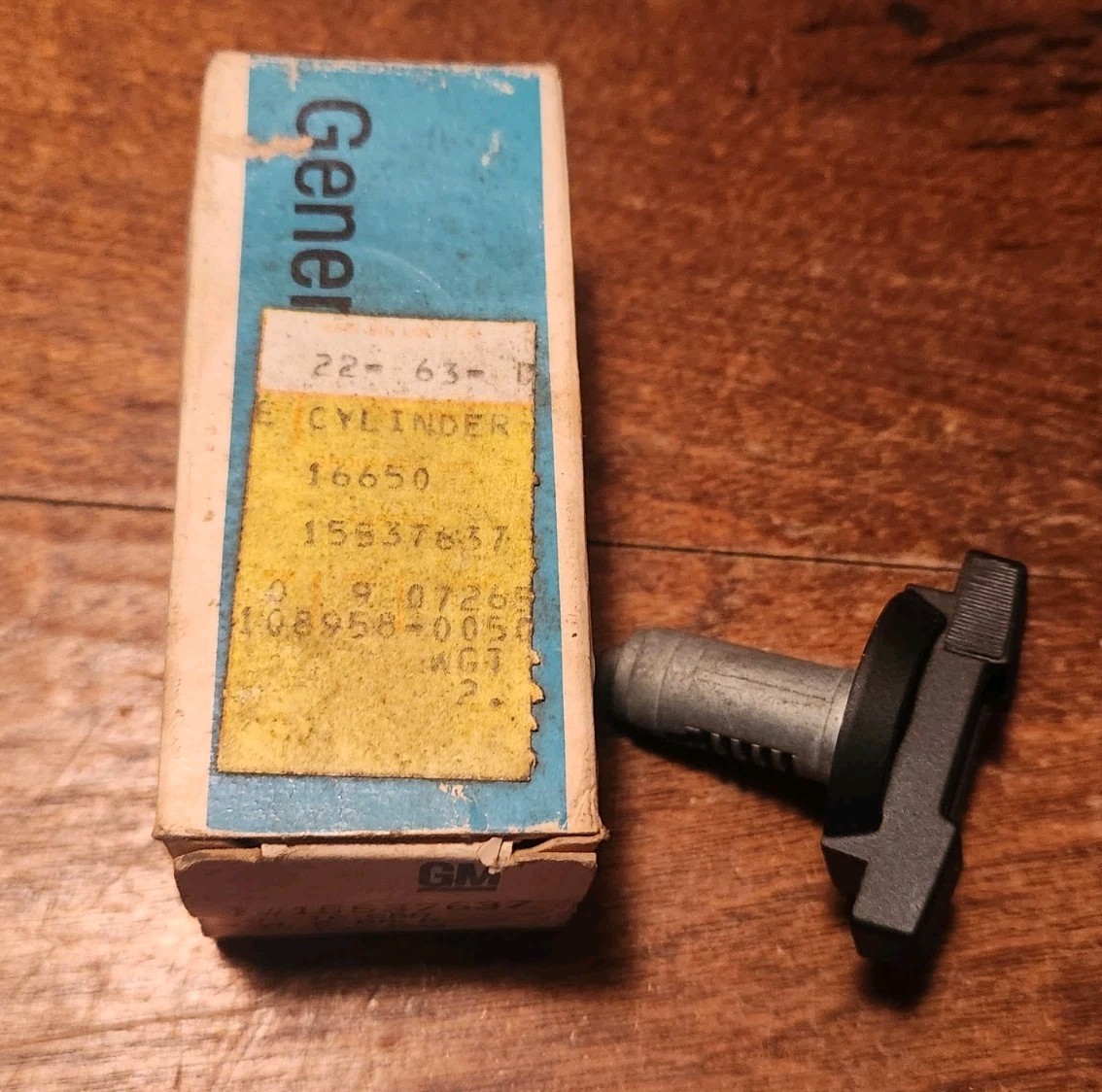 GM NOS 1984-86 Chevy S10 GMC S15 Center Console Lock Knob uncoded 15537637