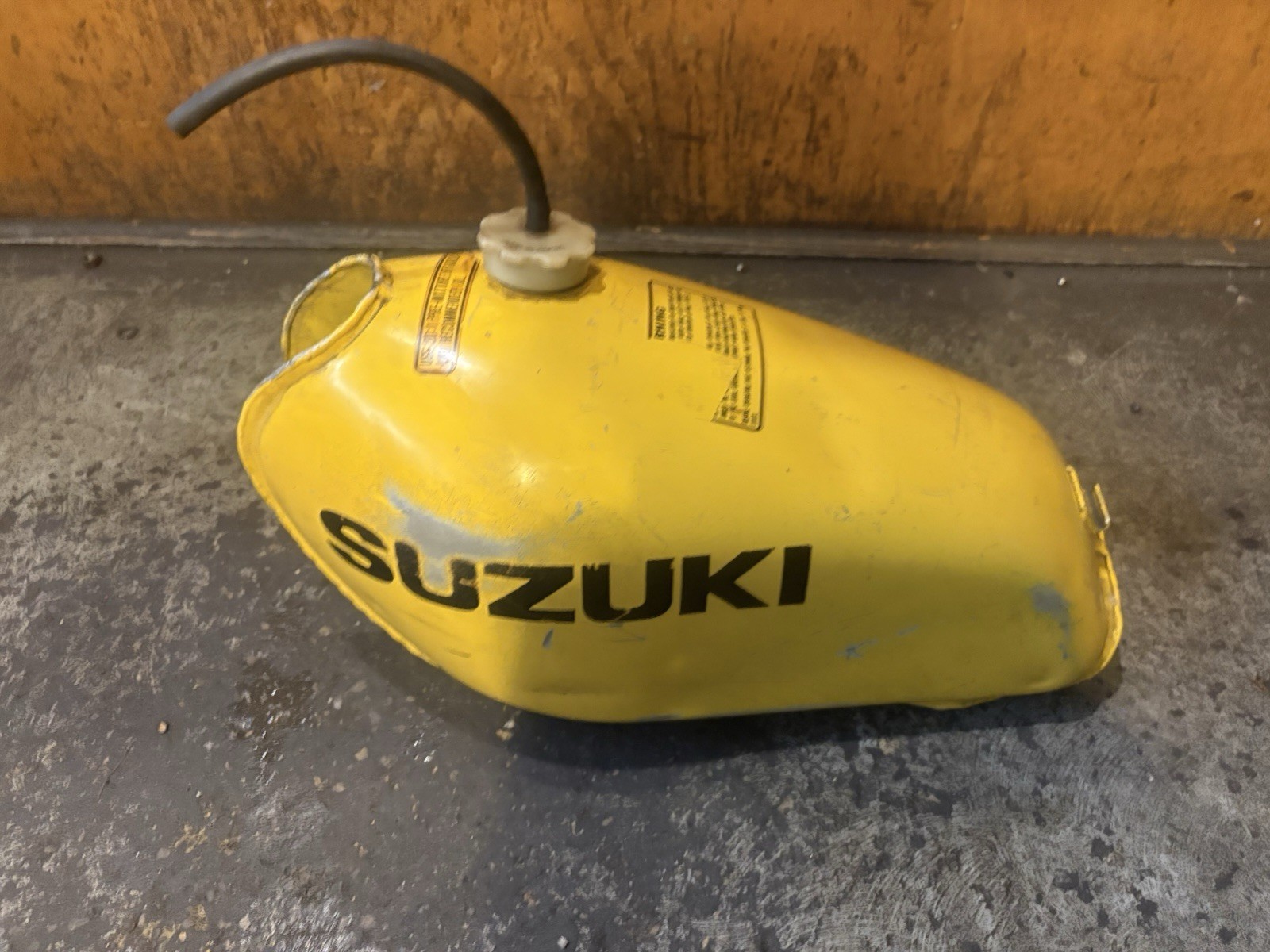 1976 1977 Suzuki Rm 125 Gas Tank Rm 125 Gas Tank With Cap Rm 125 1976 1977 Suzuki Rm 125 Gas Tank Rm 125 Gas Tank With Cap Rm 125