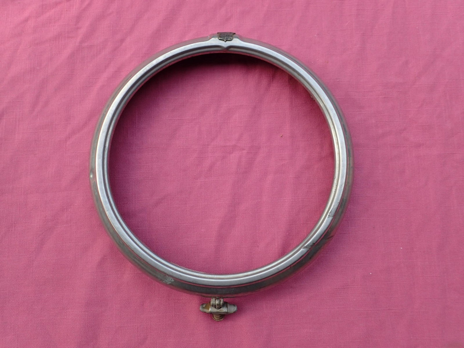 1920’s-30’s Cadillac headlight bezel, nice headlamp 1920’s-30’s Cadillac headlight bezel, nice headlamp