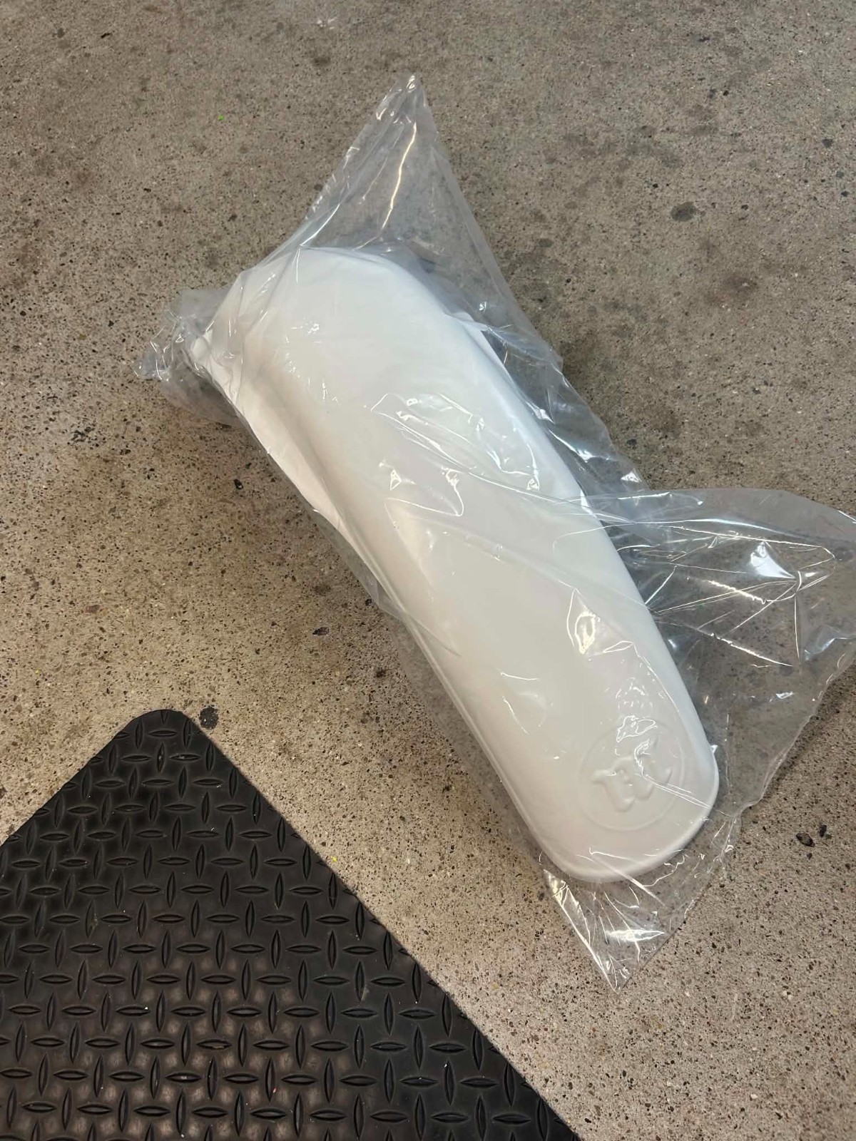 1975 1976 Montesa VA 250 360 Rear Fender Mud Guard Blem 2nd White 1975 1976 Montesa VA 250 360 Rear Fender Mud Guard Blem 2nd White