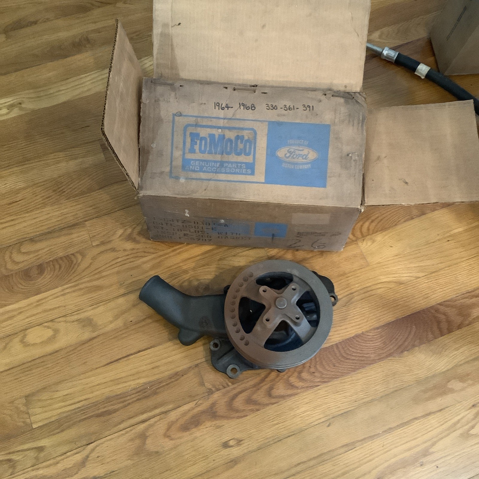 Nos 1964-1968 Ford Truck 330-361-391 Water Pump With Pulley C4TZ-8501-A Nos 1964-1968 Ford Truck 330-361-391 Water Pump With Pulley C4TZ-8501-A