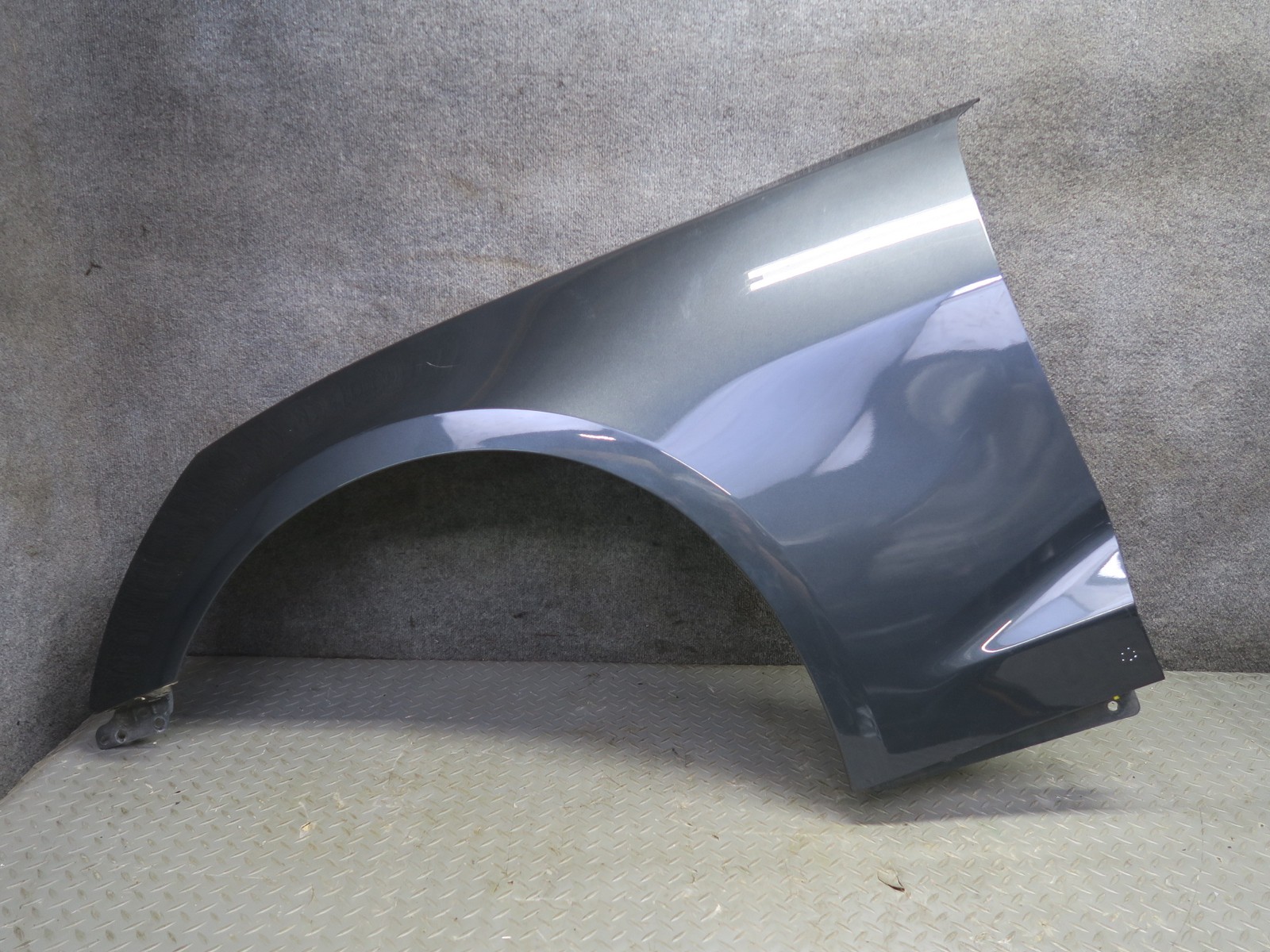 16-24 CHEVROLET CAMARO SS FRONT LEFT FENDER SHELL PANEL COVER NIGHTFALL GRAY OEM