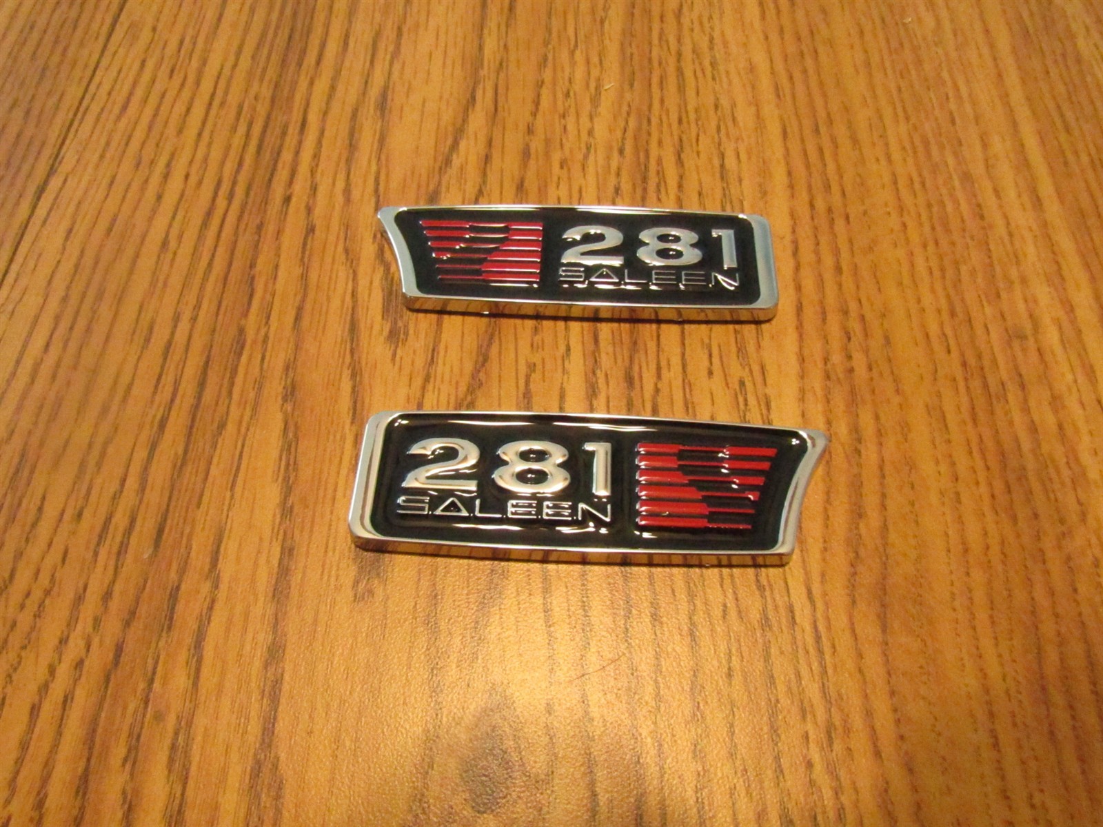 SALEEN S281 S-281 FRONT FENDER EMBLEMS SET LEFT AND RIGHT PAIR