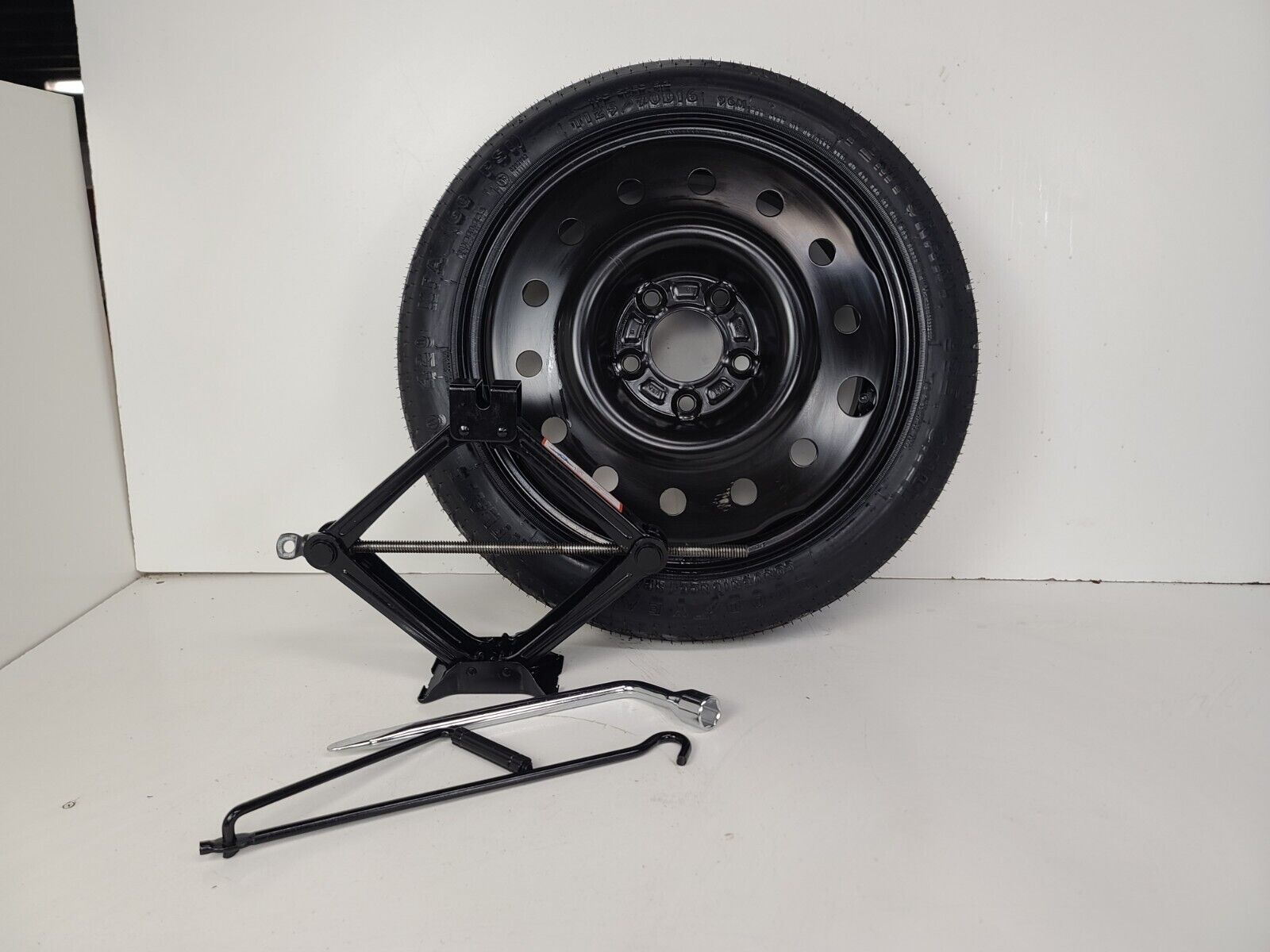 Spare Tire W/Jack Kit Fits 2014 - 2023. Kia Soul Donut