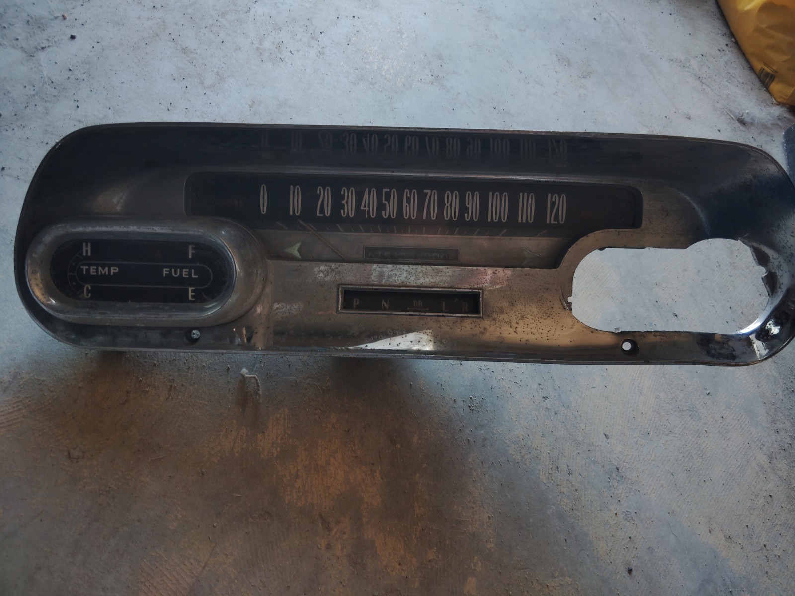 VINTAGE 1958 CADILLAC INSTRUMENT PANEL CLUSTER SPEEDOMETER #1584480 WITH PITTING VINTAGE 1958 CADILLAC INSTRUMENT PANEL CLUSTER SPEEDOMETER #1584480 WITH PITTING