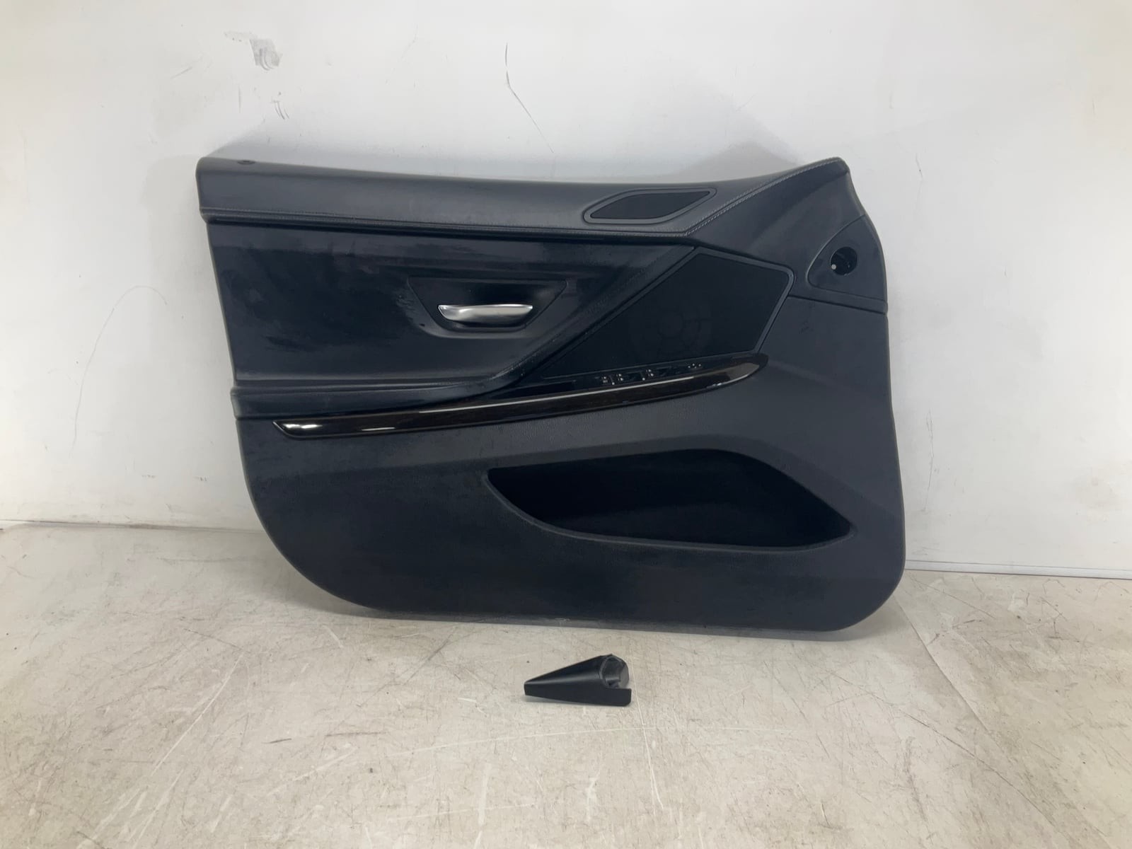 13-19 BMW F06 650I Gran Coupe Front Left Interior Door Panel OEM