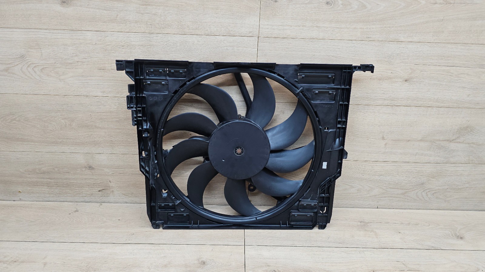 12-18 BMW F10 F06 F12 F13 M5 M6 S63TU Radiator Cooling Fan Shroud Motor Assy OEM