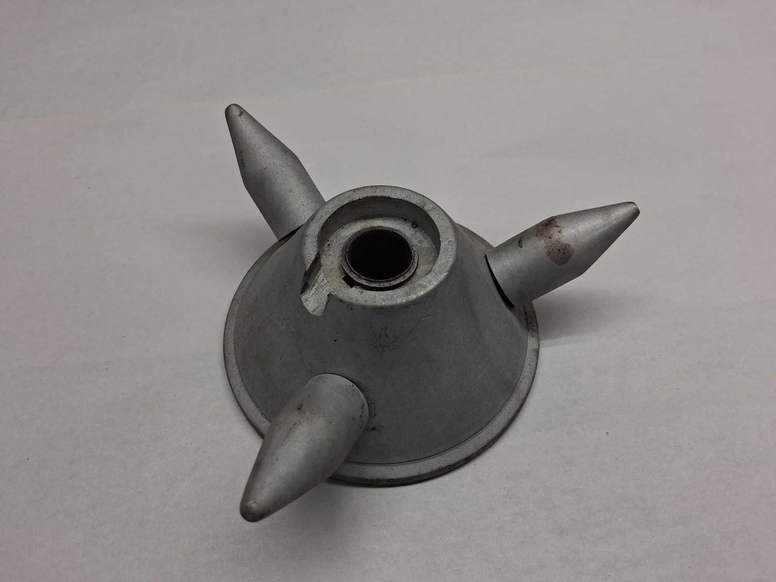 Shovelhead cool front wheel spacer ....... 60,s or 70,s era. Chopper. Brat. Rat. Shovelhead cool front wheel spacer ....... 60,s or 70,s era. Chopper. Brat. Rat.