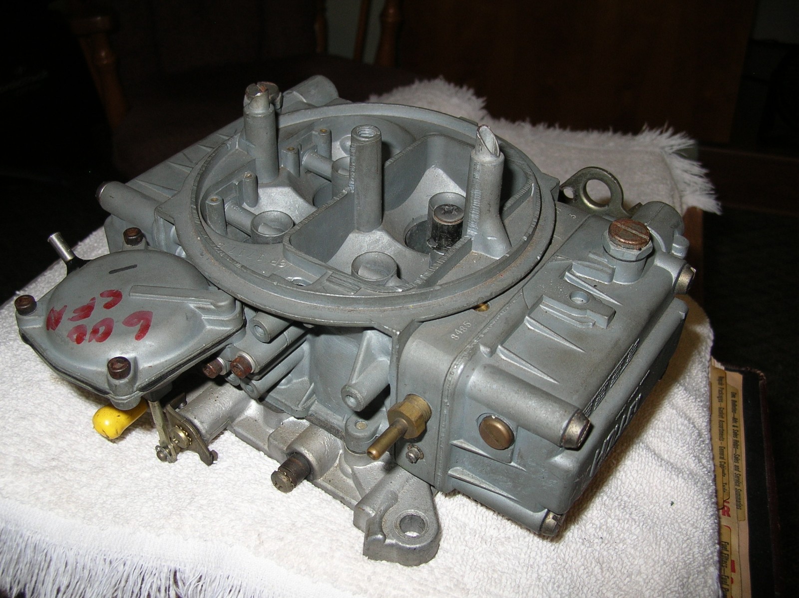 HOLLEY 4bbl CARBURETOR 60s 70s UNIVERSAL 600 CFM CHEVROLET FORD MOPAR DODGE AMC