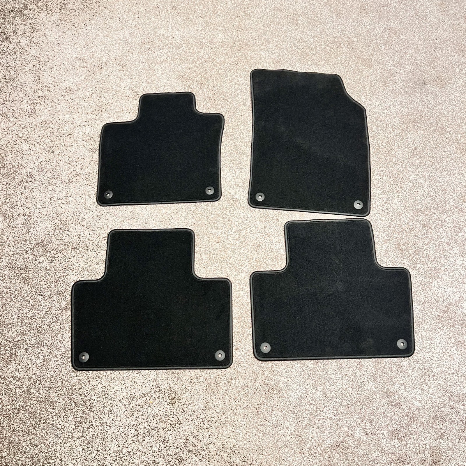 NEW OEM Volvo XC90 2016-2025 Charcoal Carpet Floor Mats 5PC Genuine Set