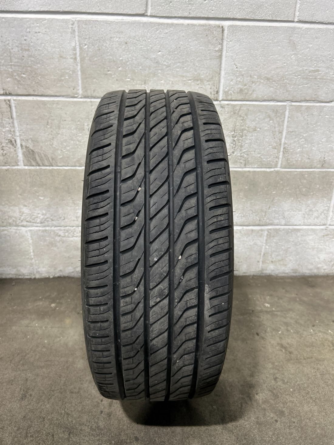 1x P215/50R17 Toyo Extensa A/S 9/32 Used Tire