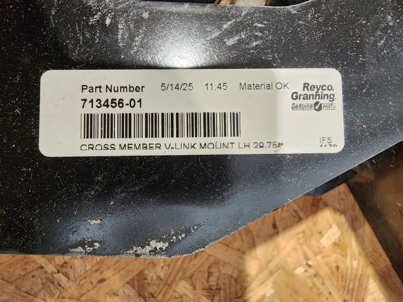 CROSS MEMBER V-LINK MOUNT LH 29.75-REYCO GRANNING PART#713456-01:DAL CROSS MEMBER V-LINK MOUNT LH 29.75-REYCO GRANNING PART#713456-01:DAL