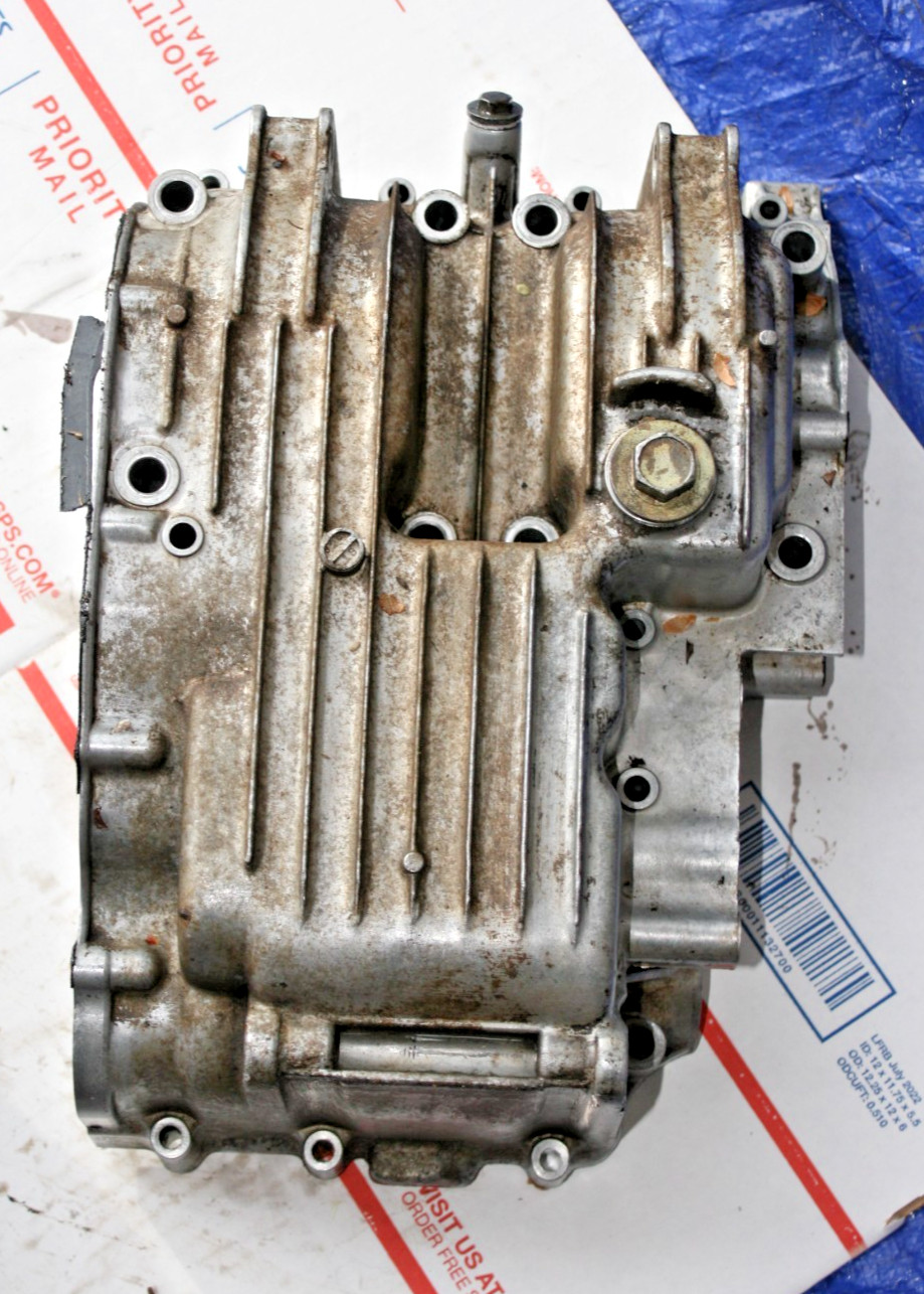 1976-77 HONDA CJ360T OEM BOTTOM ENGINE CASE