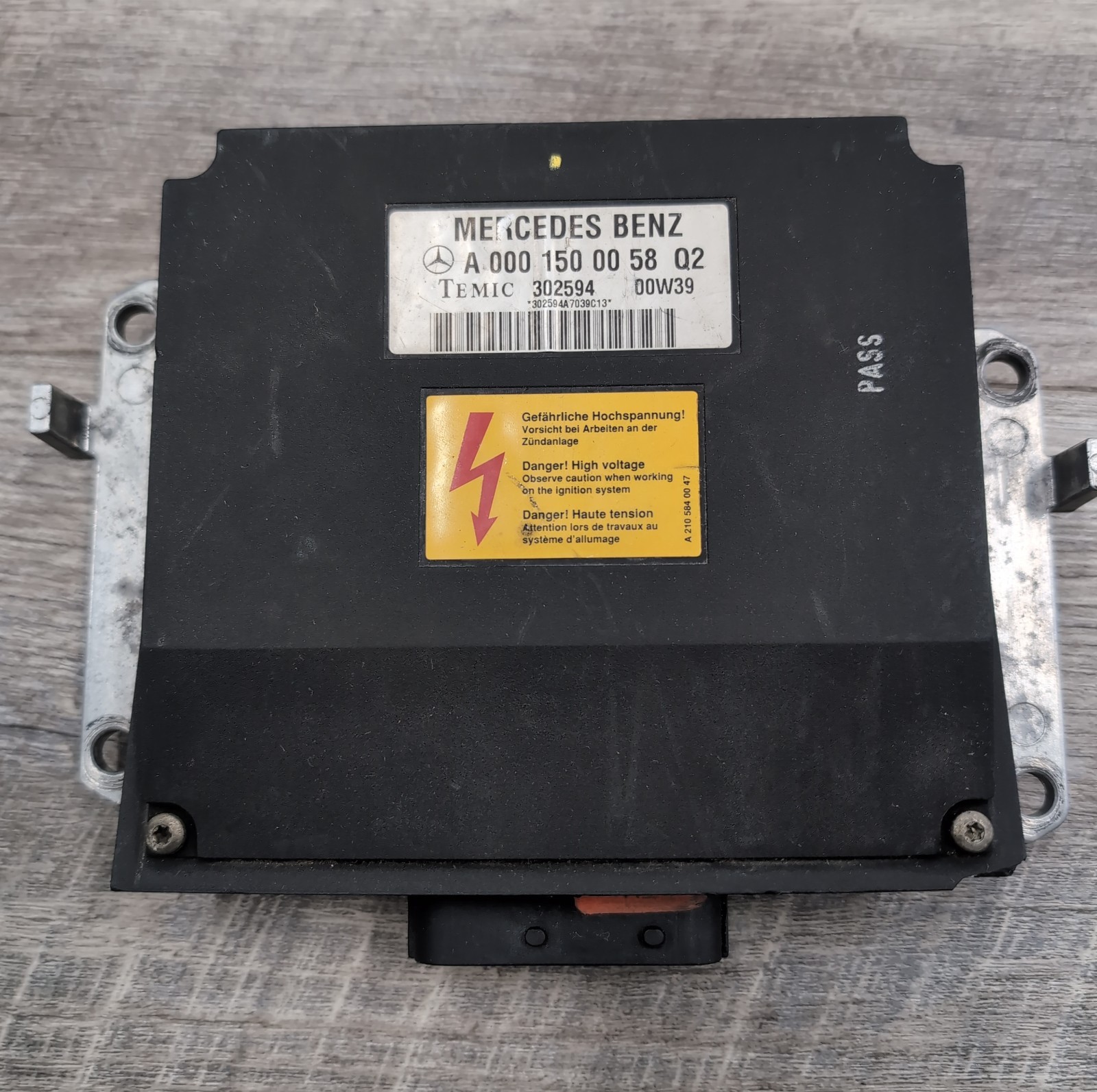Mercedes CL600 S600 V12 Ignition Voltage Transformer A0001500058 OEM Temic
