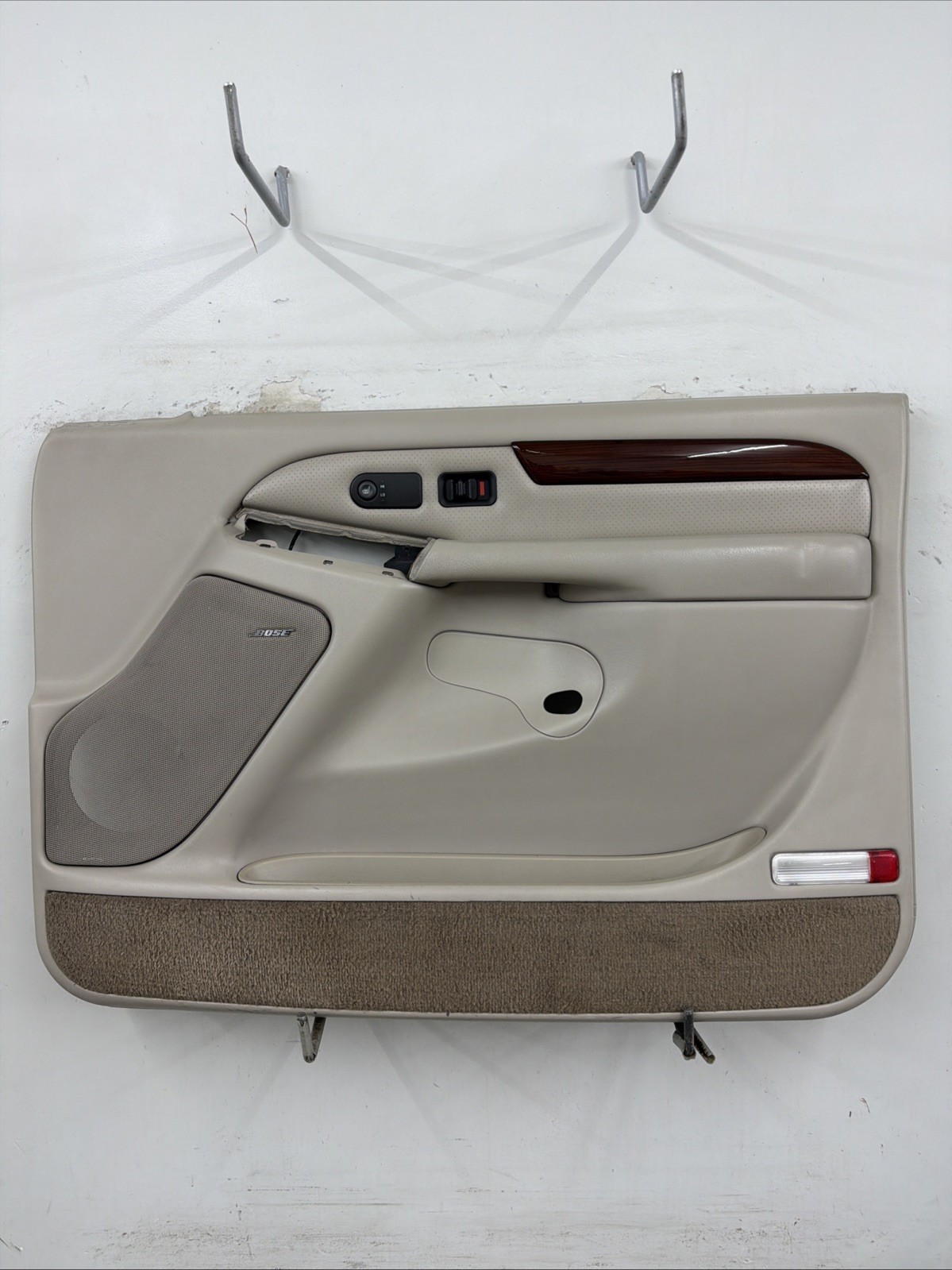99-02 Cadillac Escalade Tahoe Yukon Passenger Side Door Panel OEM Shale