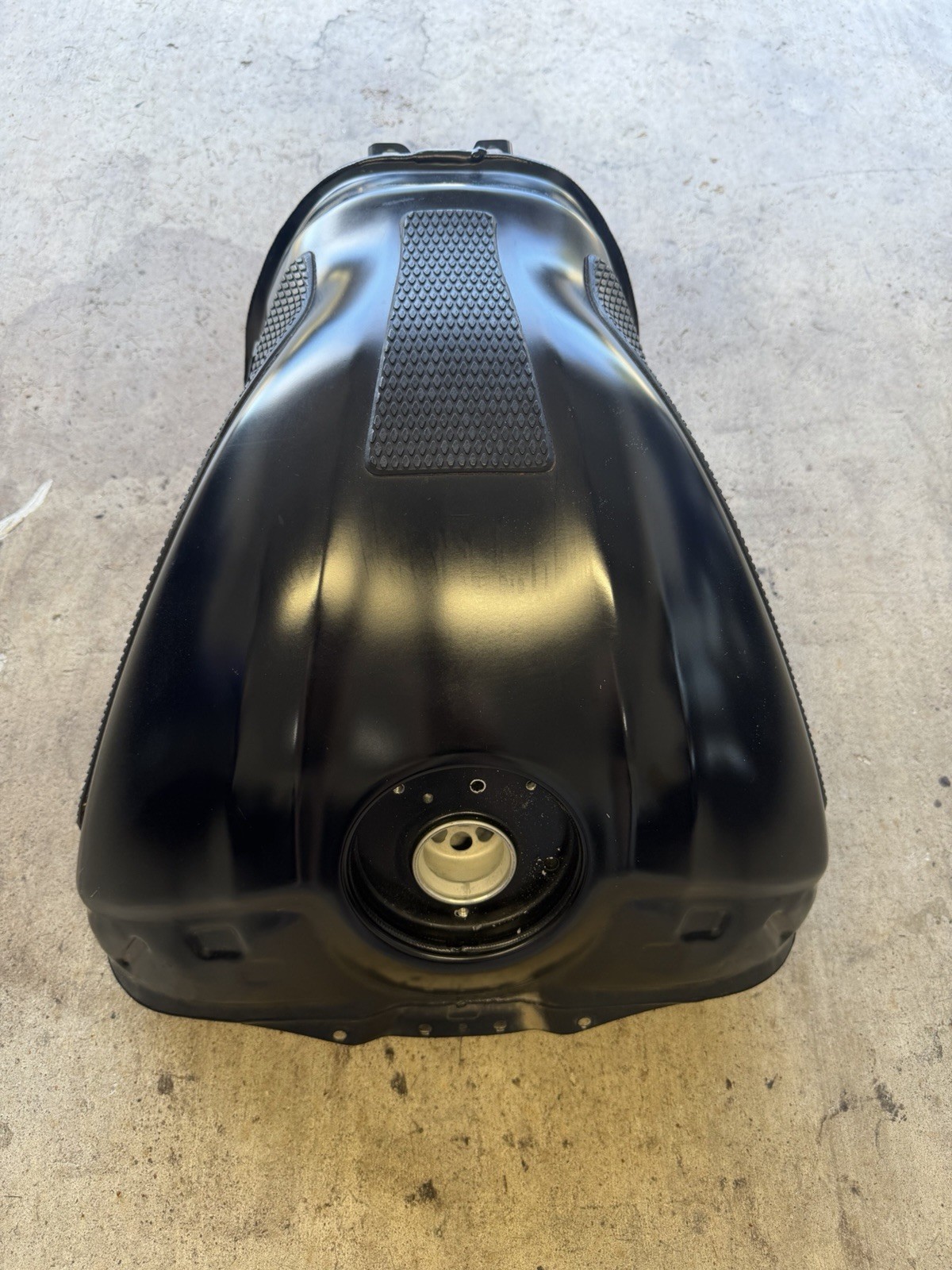 2017-2026 Yamaha Yzf R6 OEM Tank NO DENTS Matte Flat Black YAM009
