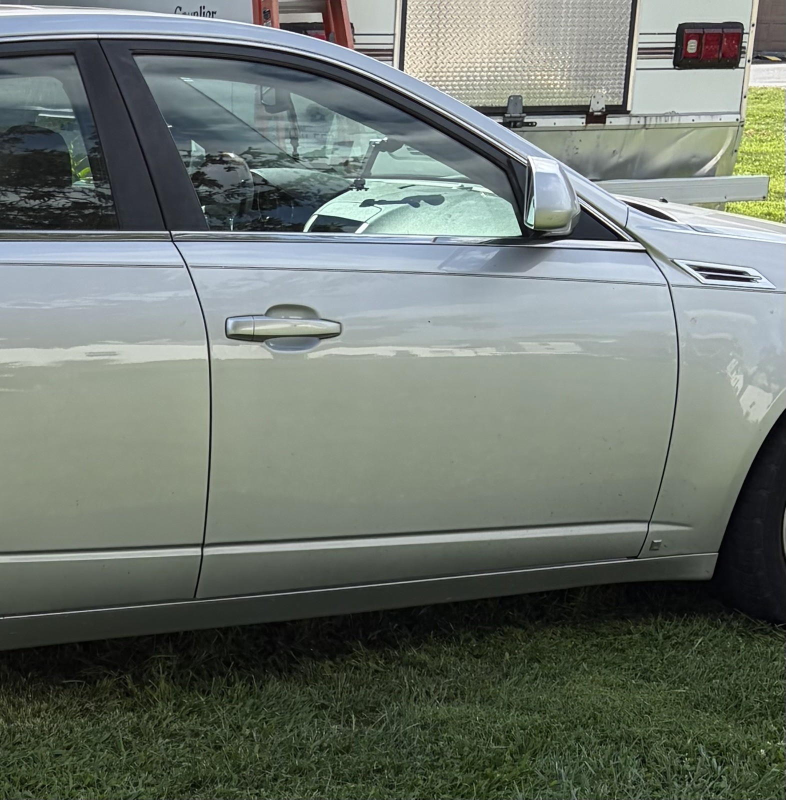 08-14 CADILLAC CTS PASSENGER RIGHT FRONT DOOR silver 08-14 CADILLAC CTS PASSENGER RIGHT FRONT DOOR silver